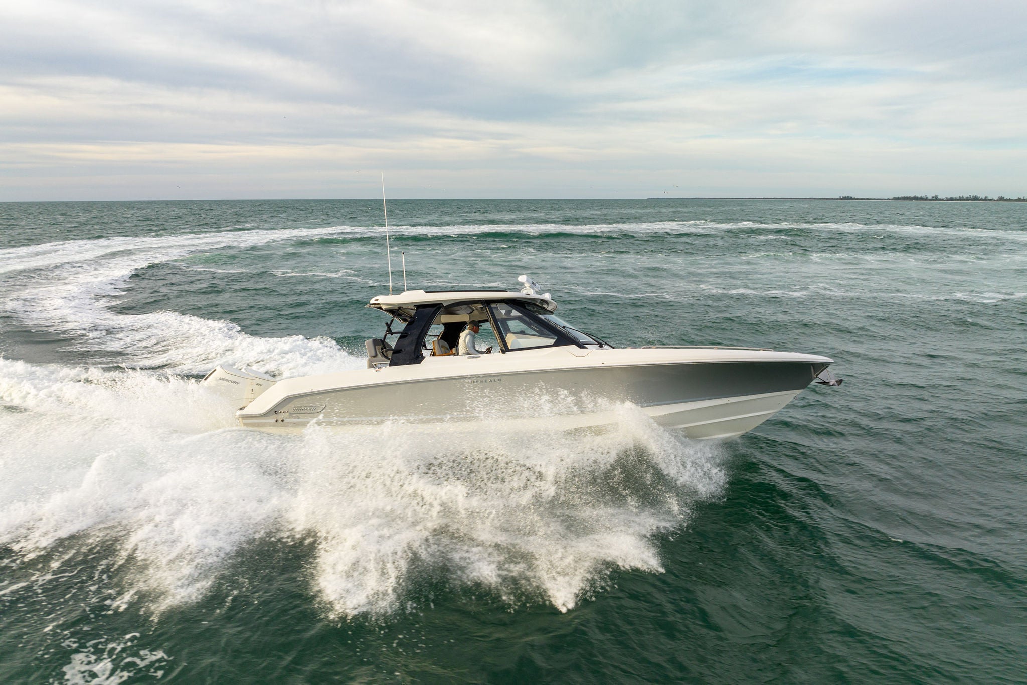 Boston Whaler 380 Realm