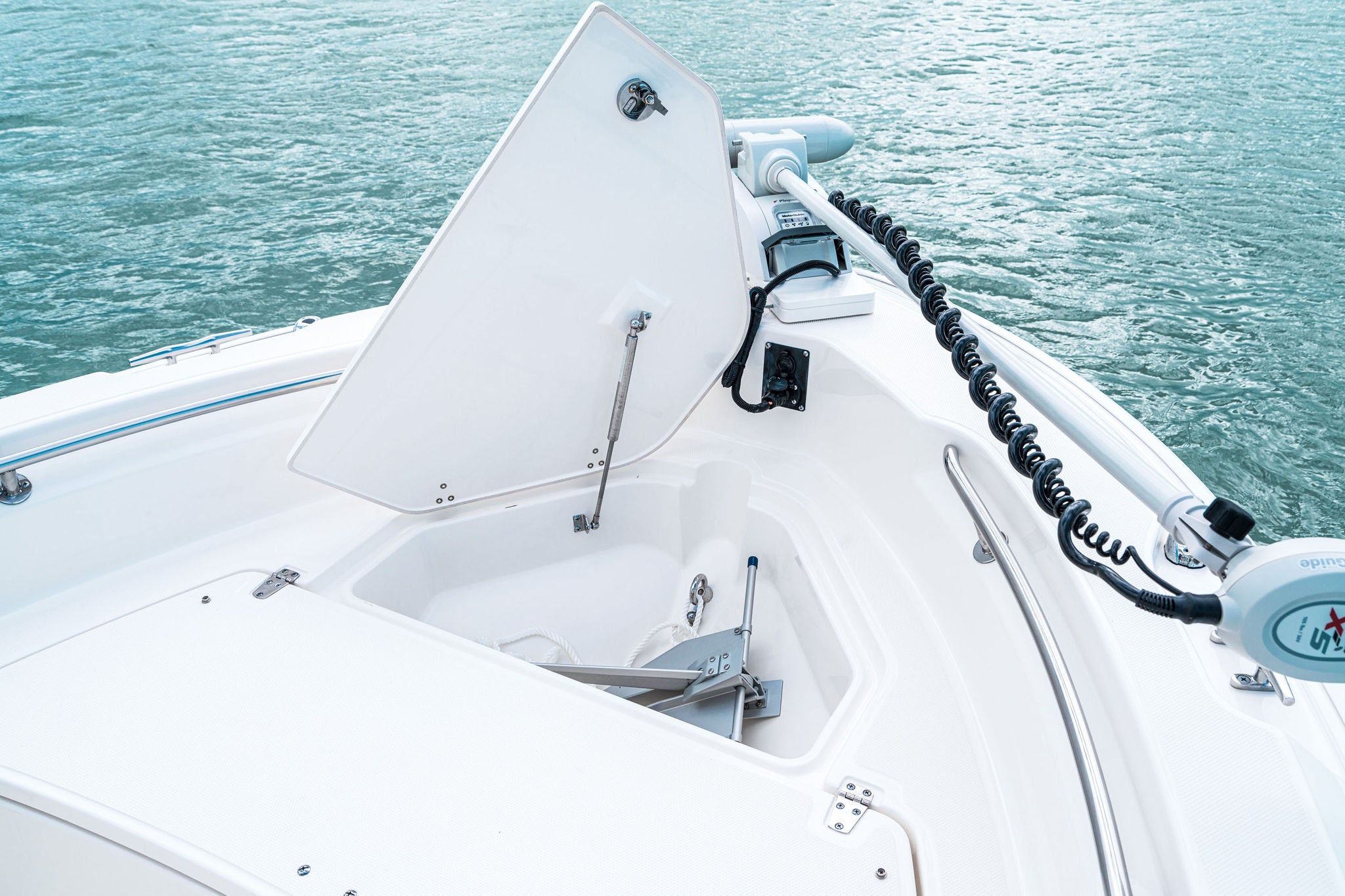 Boston Whaler 220 Dauntless Lifestyle