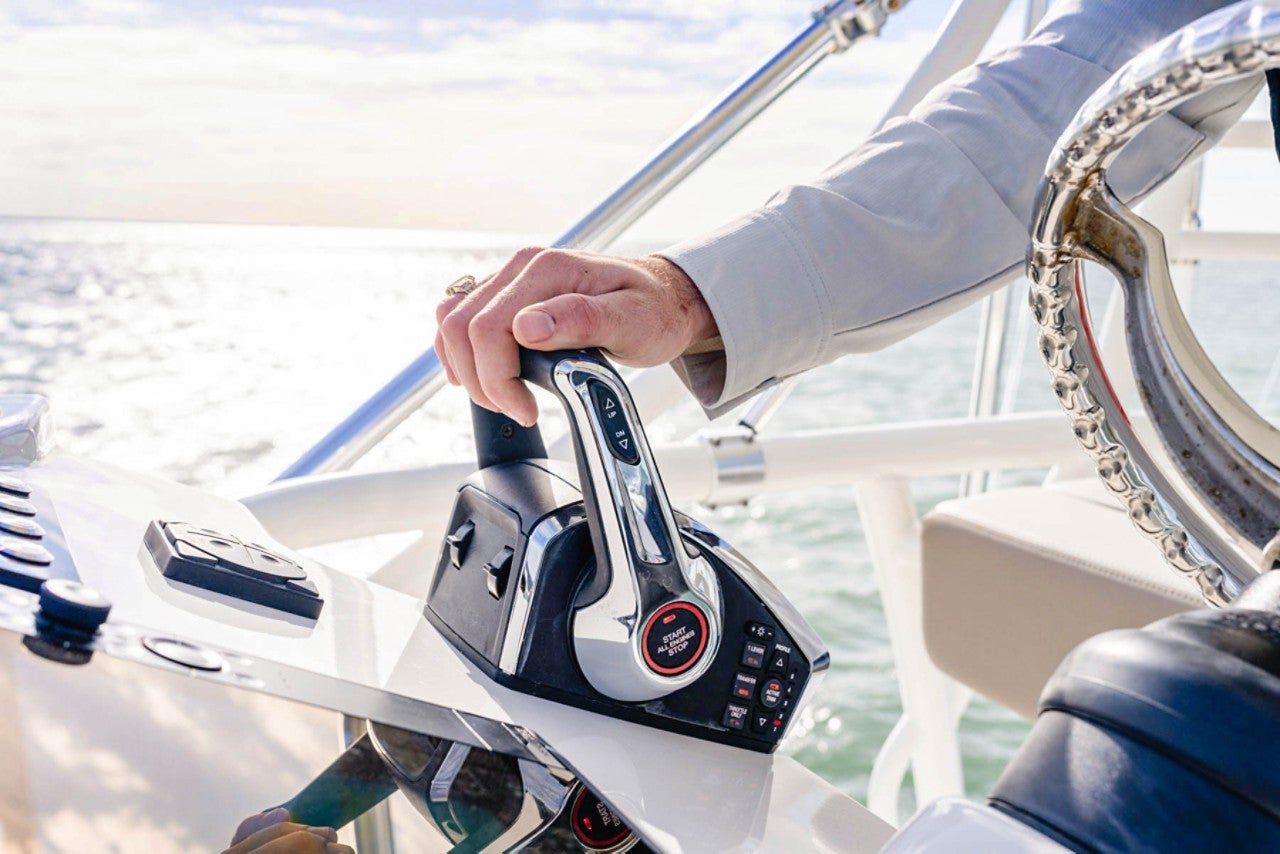 Boston Whaler 365 Conquest
