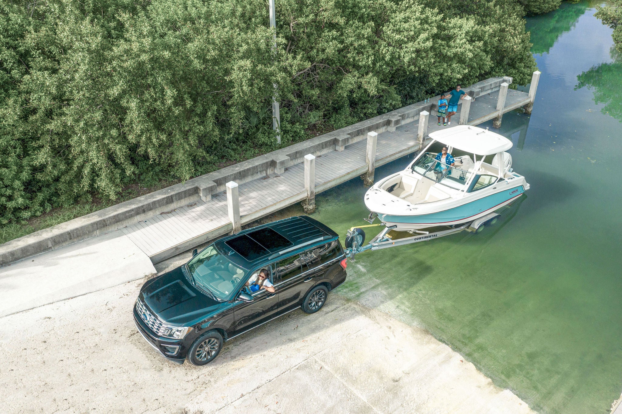 Boston Whaler 240 Vantage Lifestyle
