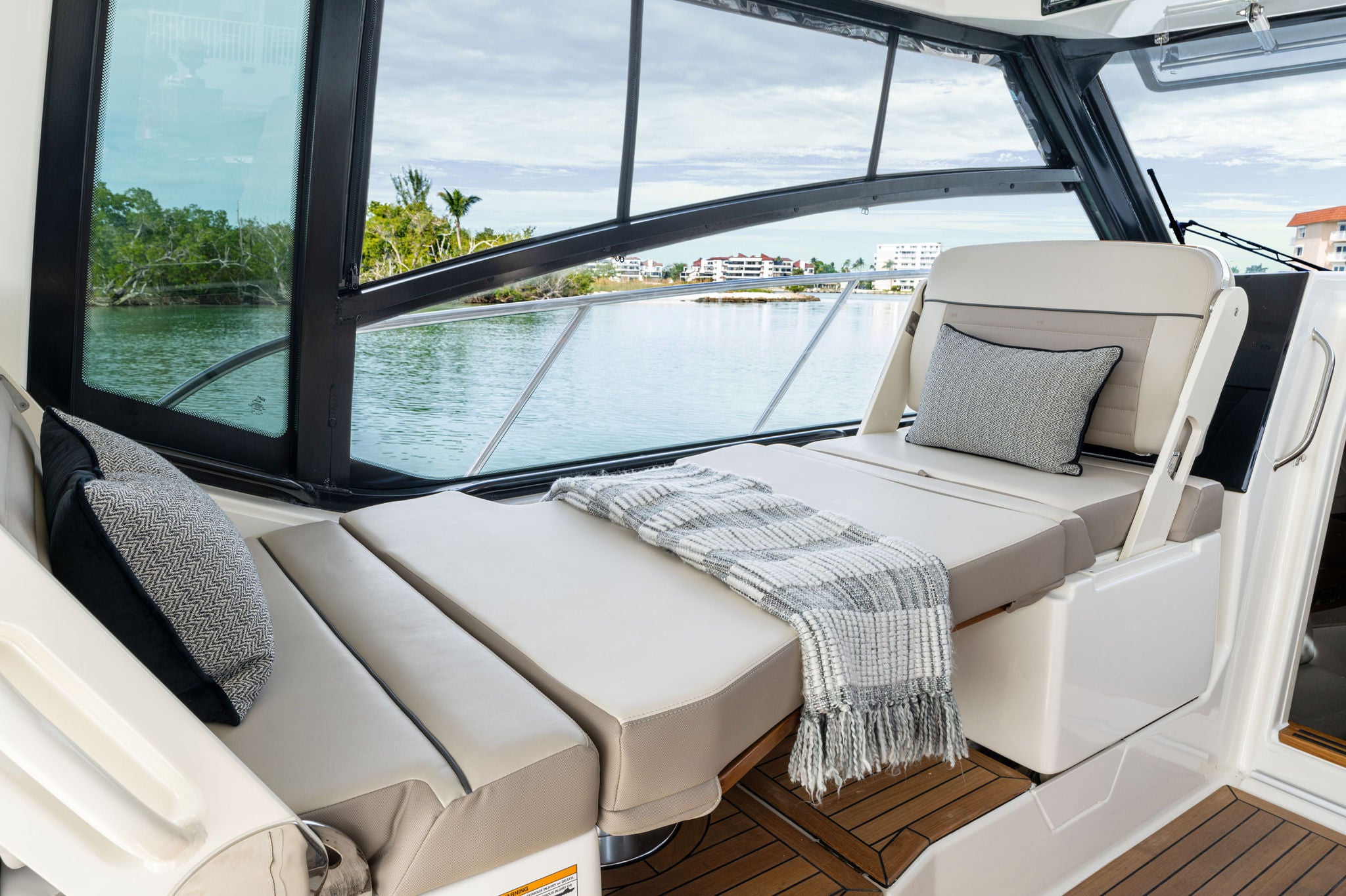 Boston Whaler 365 Request Lifestyle