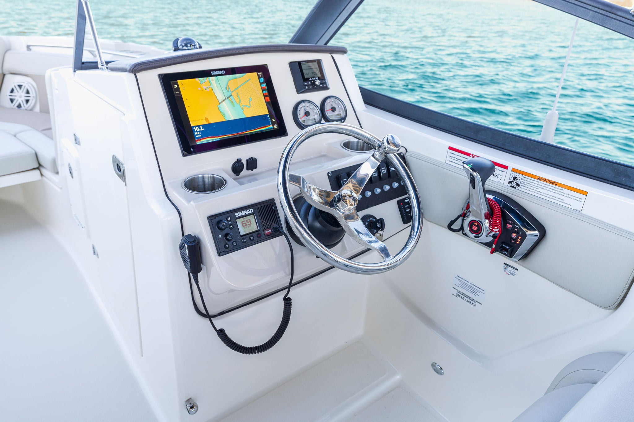Boston Whaler 210 Vantage Lifestyle