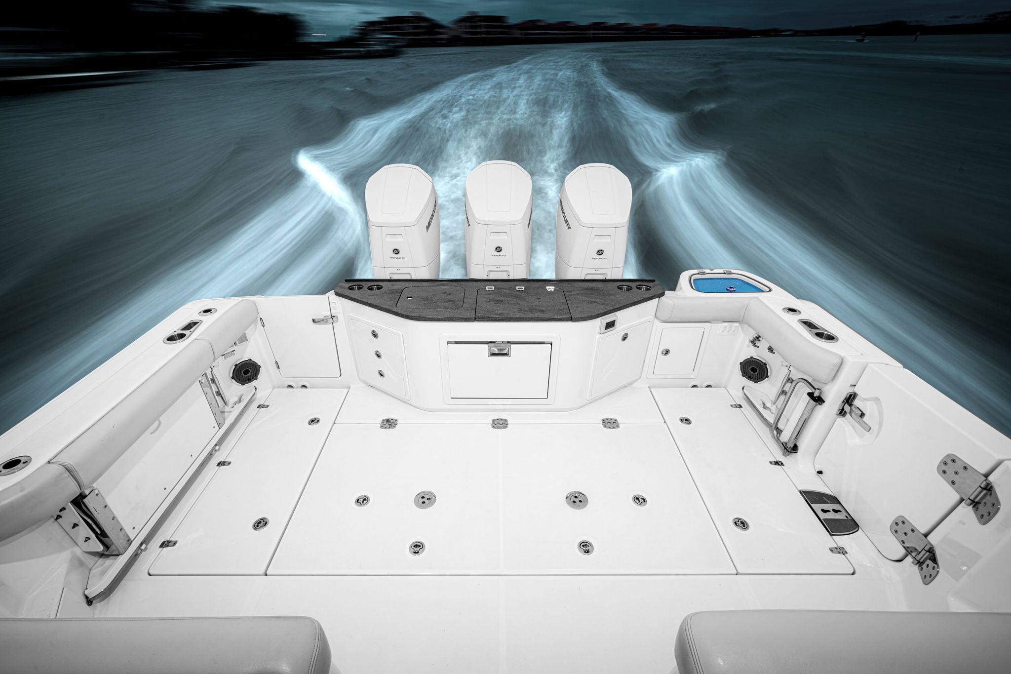 Boston Whaler 405 Request Lifestyle