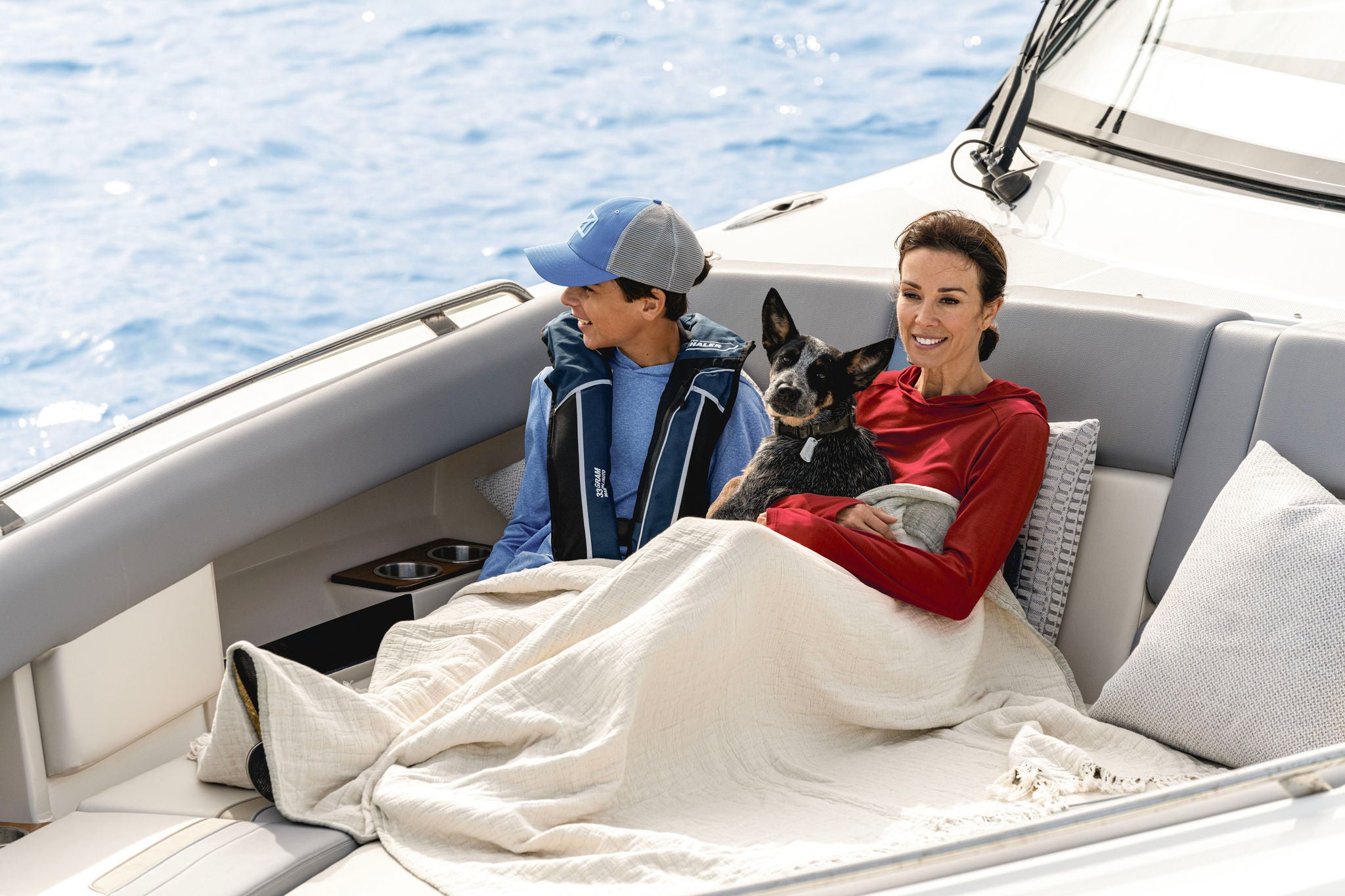 Boston Whaler 380 Realm