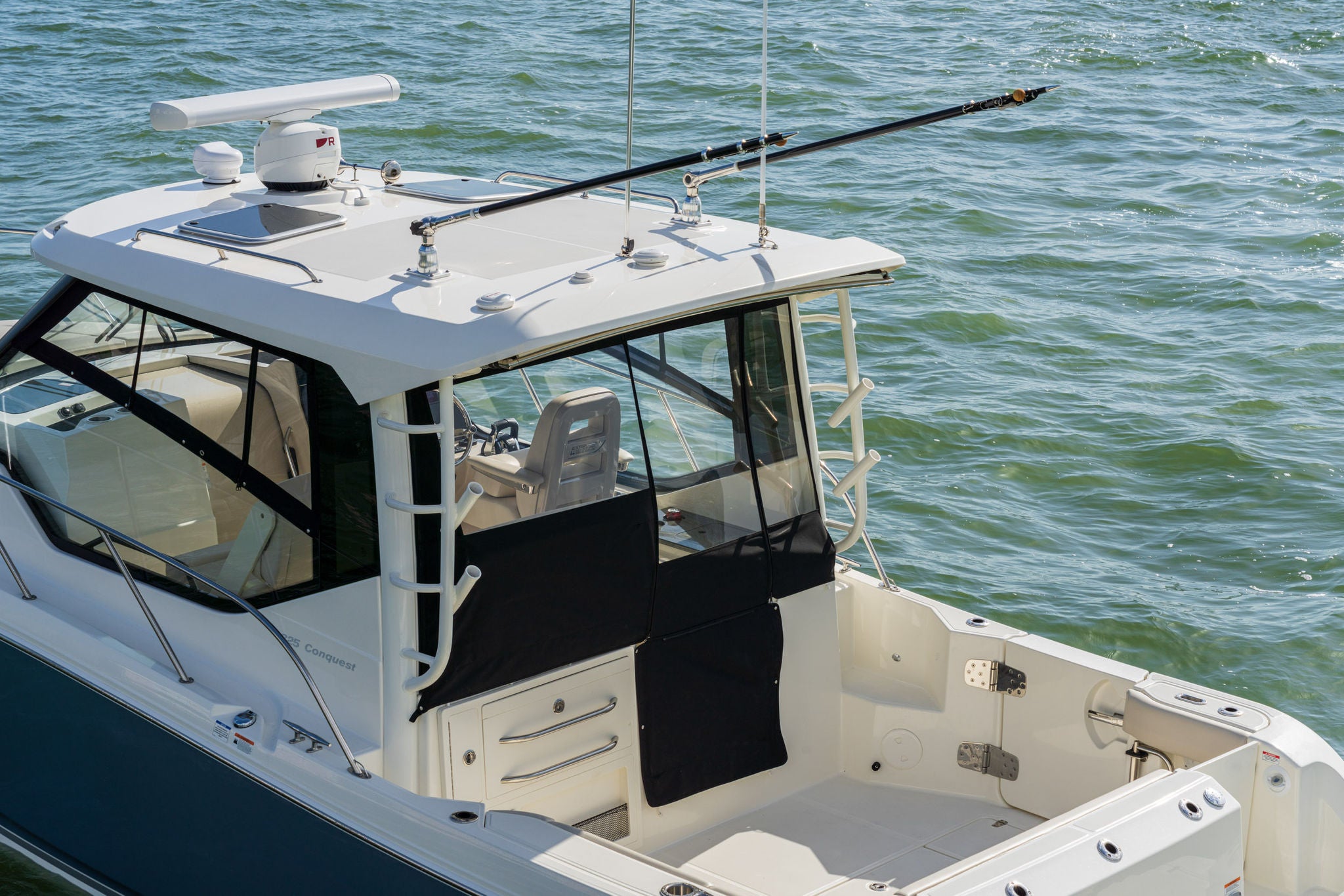 Boston Whaler 325 Conquest