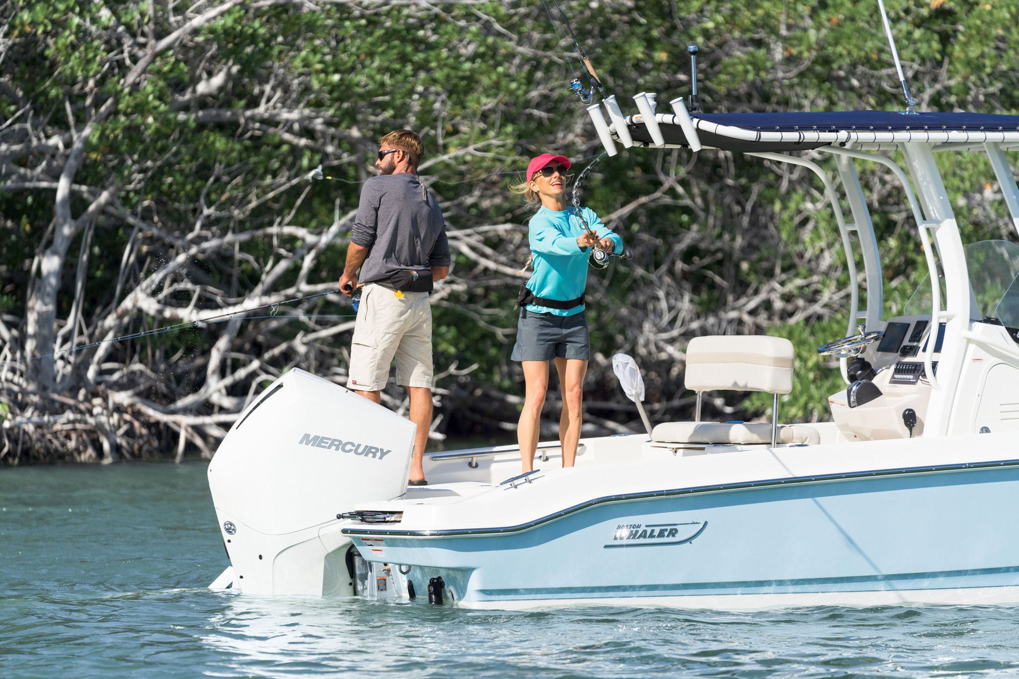 Boston Whaler 220 Dauntless Lifestyle
