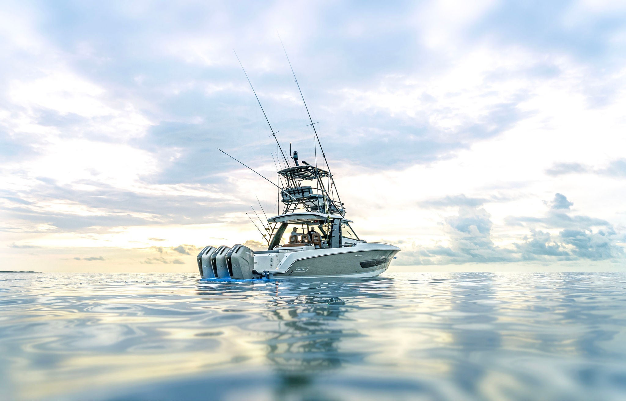 Boston Whaler 420 Outrage