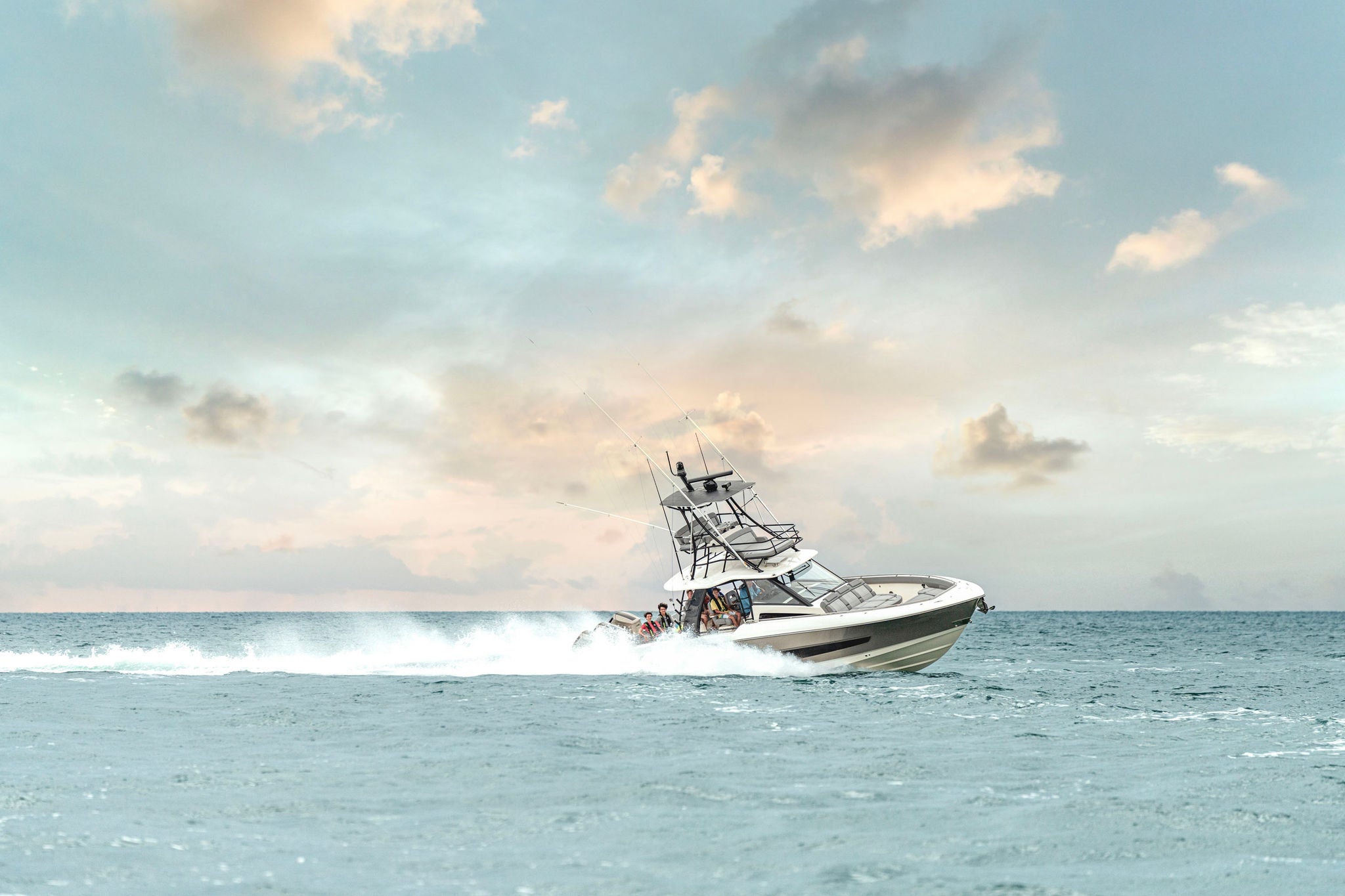 Boston Whaler 420 Outrage