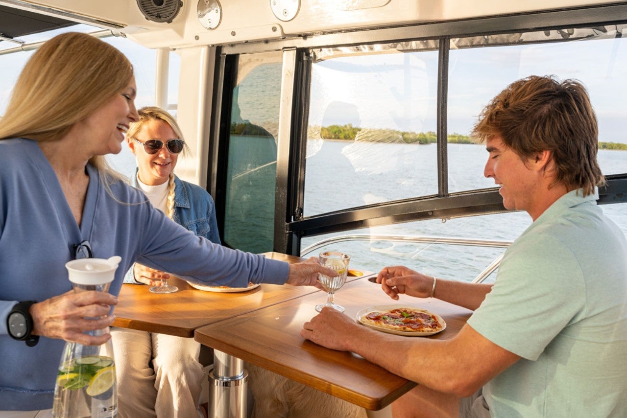 Boston Whaler 365 Conquest