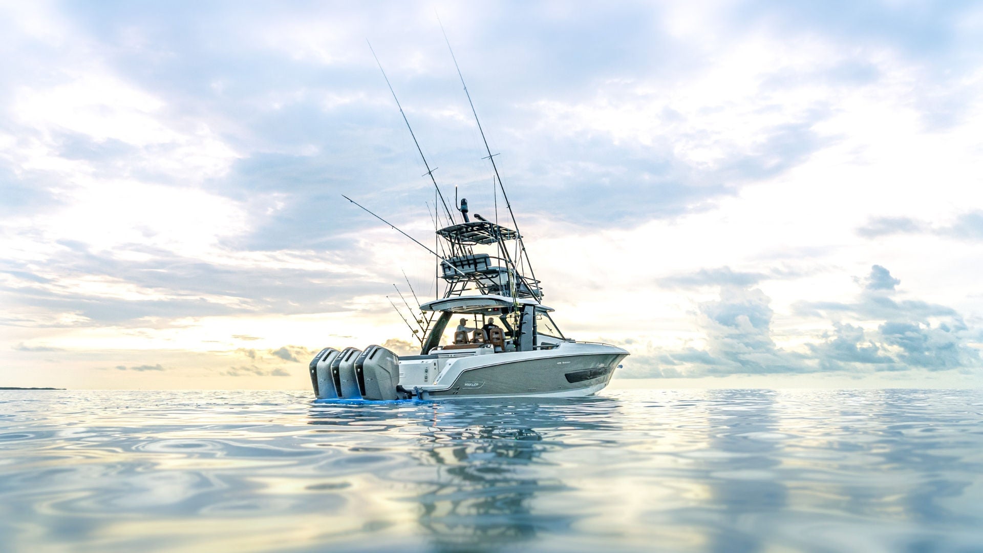 Boston Whaler 420 Outrage