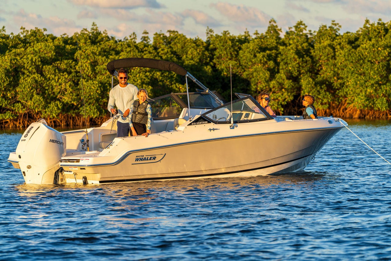 Boston Whaler 210 Vantage