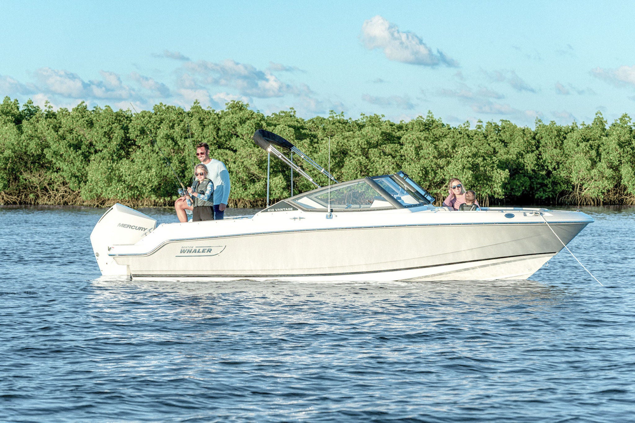 Boston Whaler 210 Vantage Lifestyle