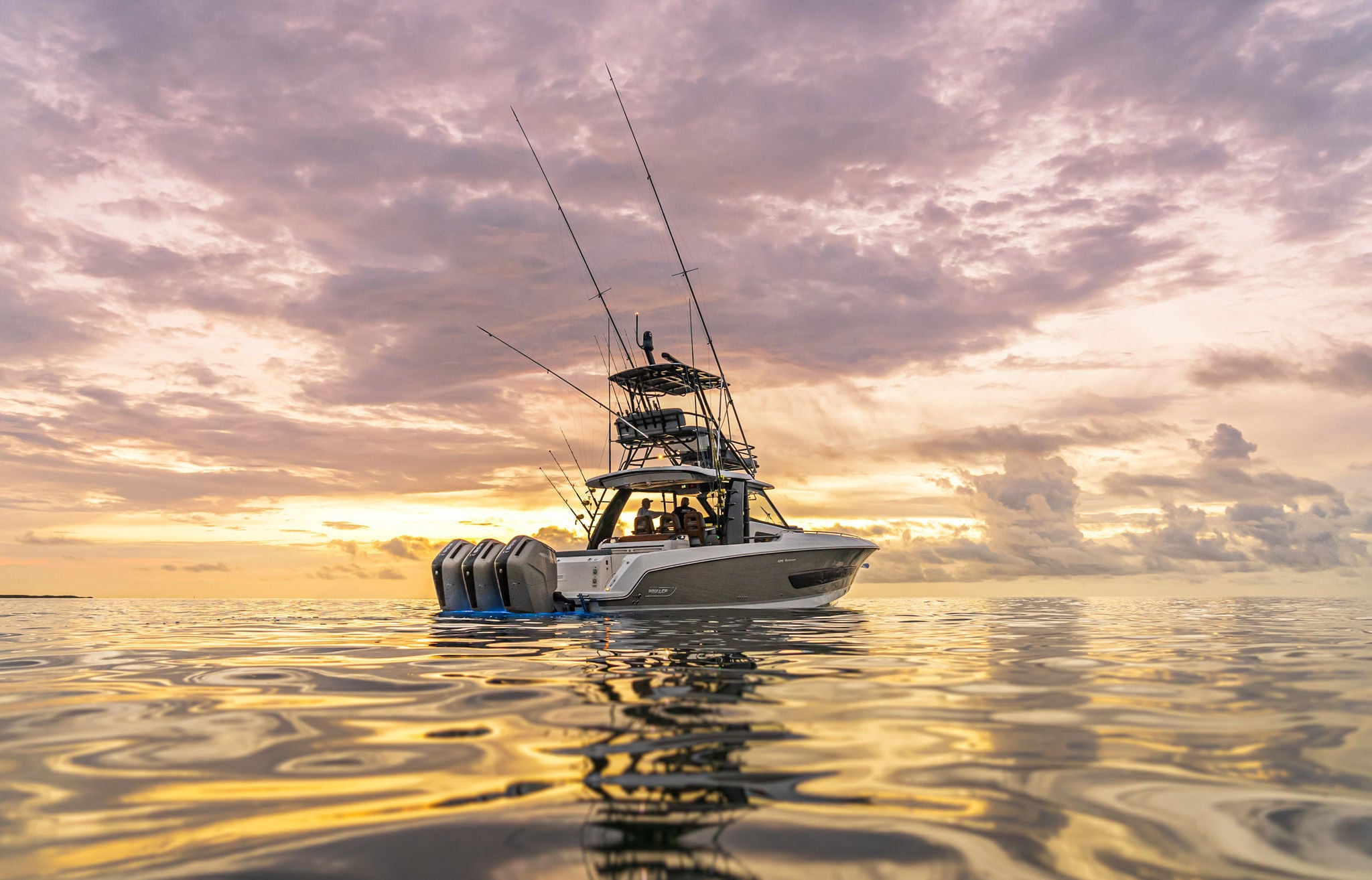 Boston Whaler 420 Outrage