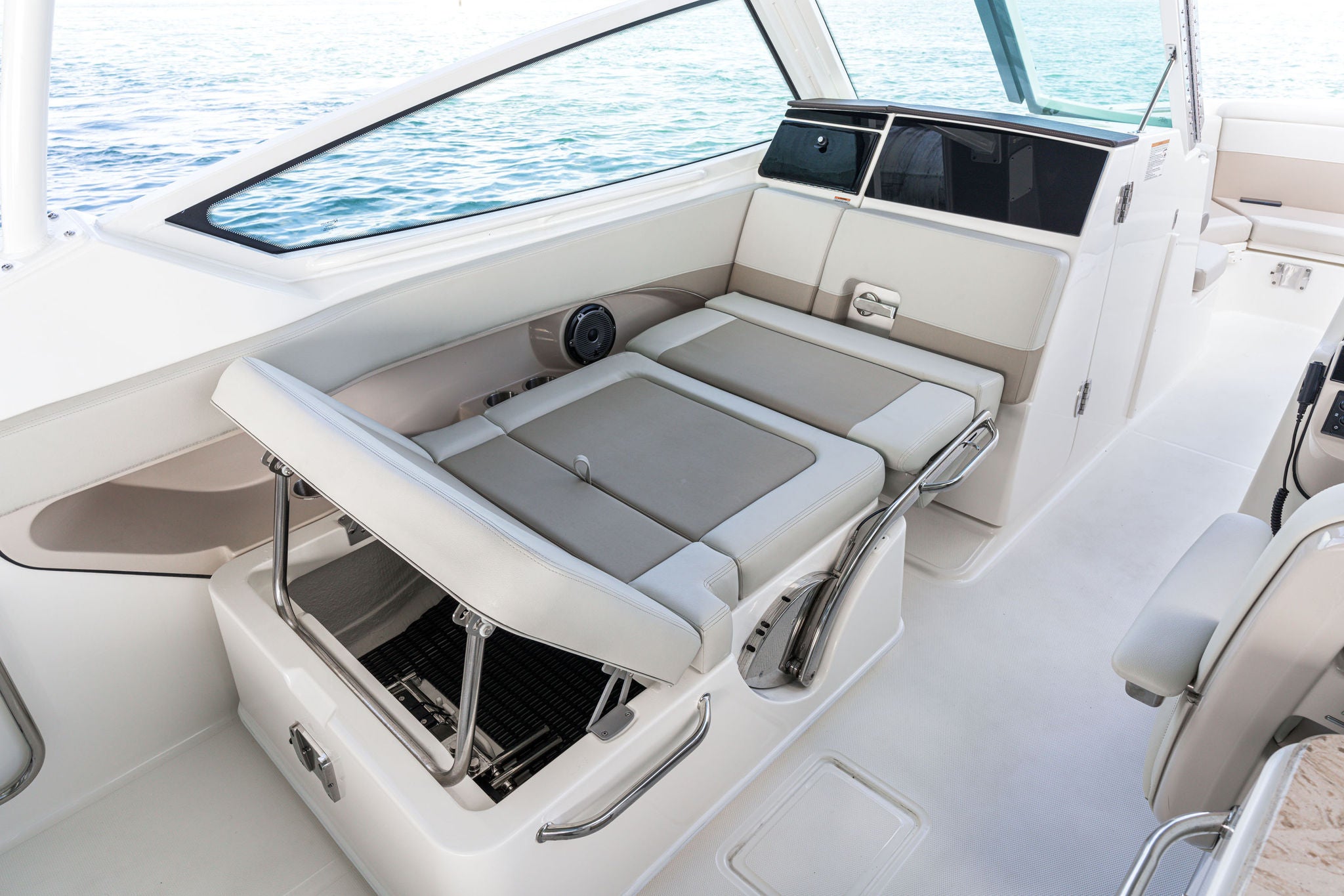 Boston Whaler 280 Vantage Lifestyle