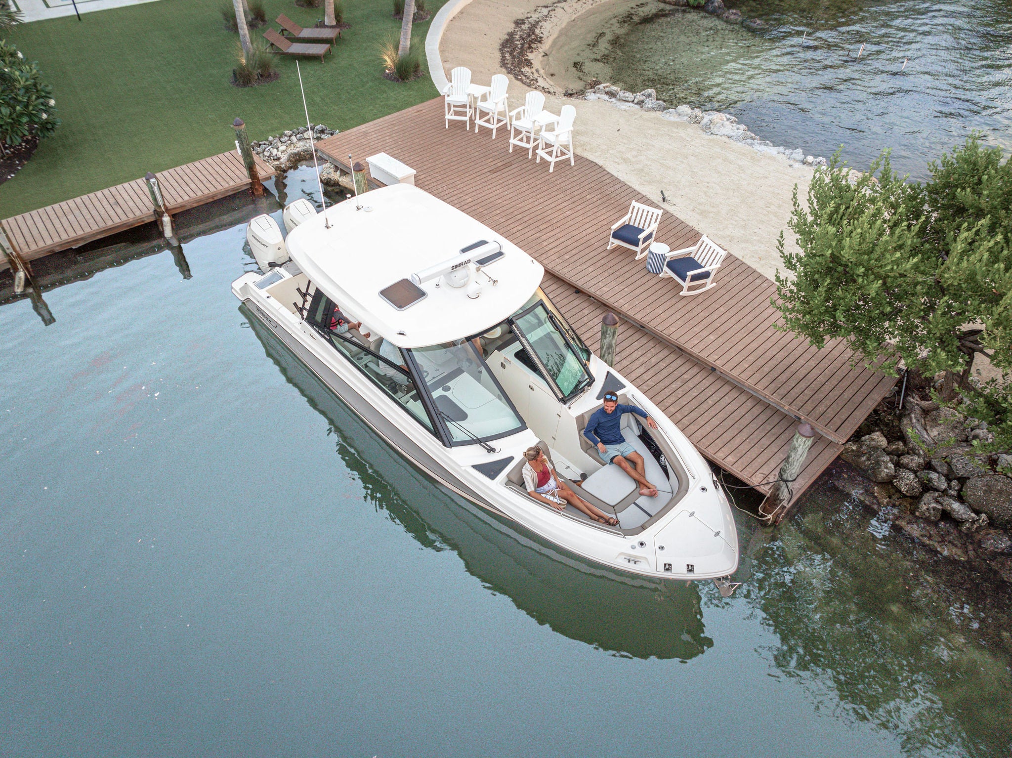Boston Whaler 330 Vantage Lifestyle