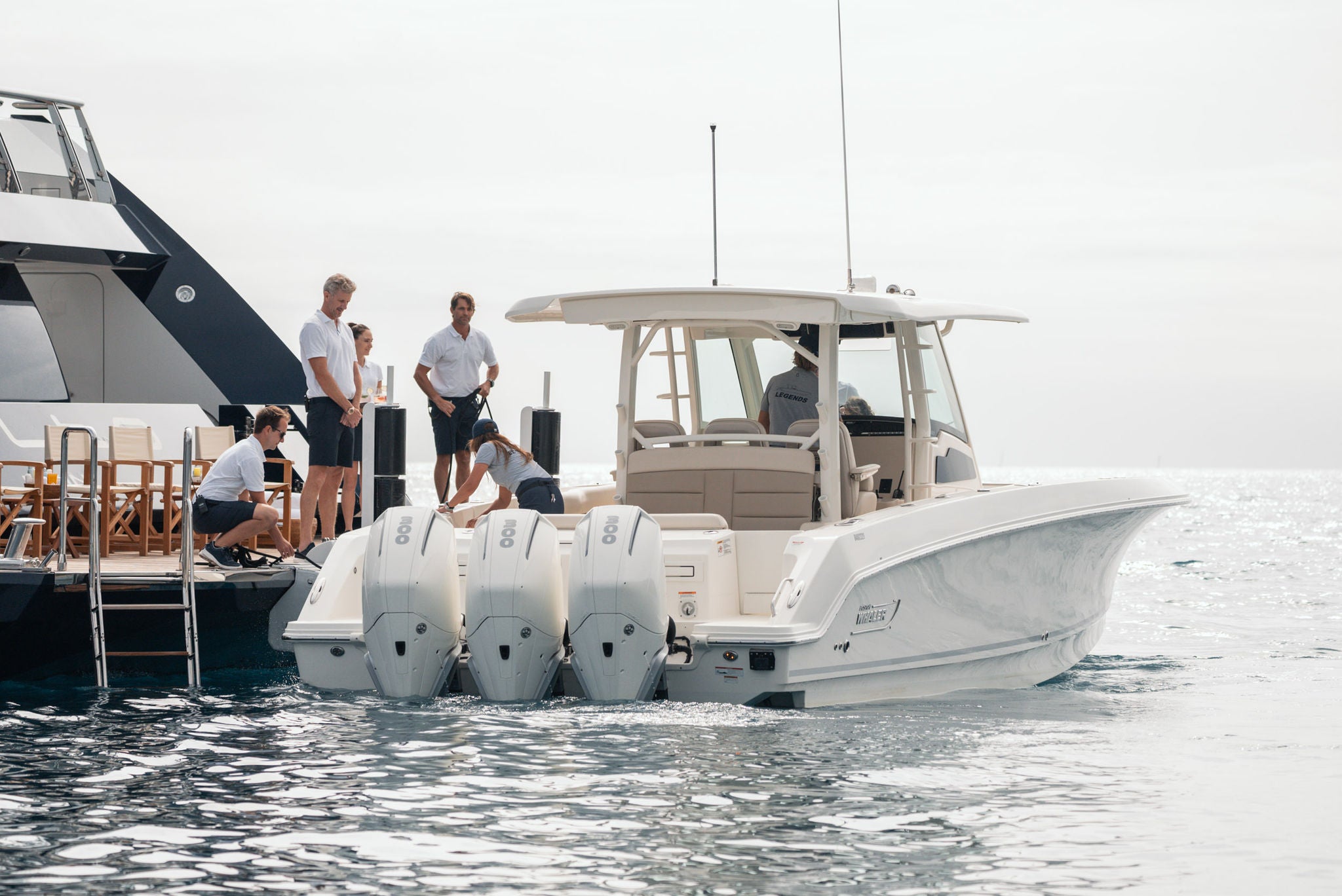 Boston Whaler 380 Outrage