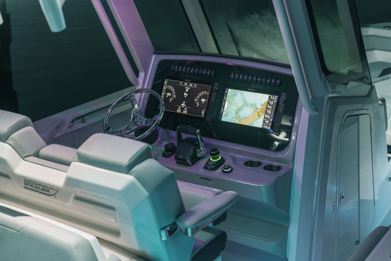 Boston Whaler 330 Outrage