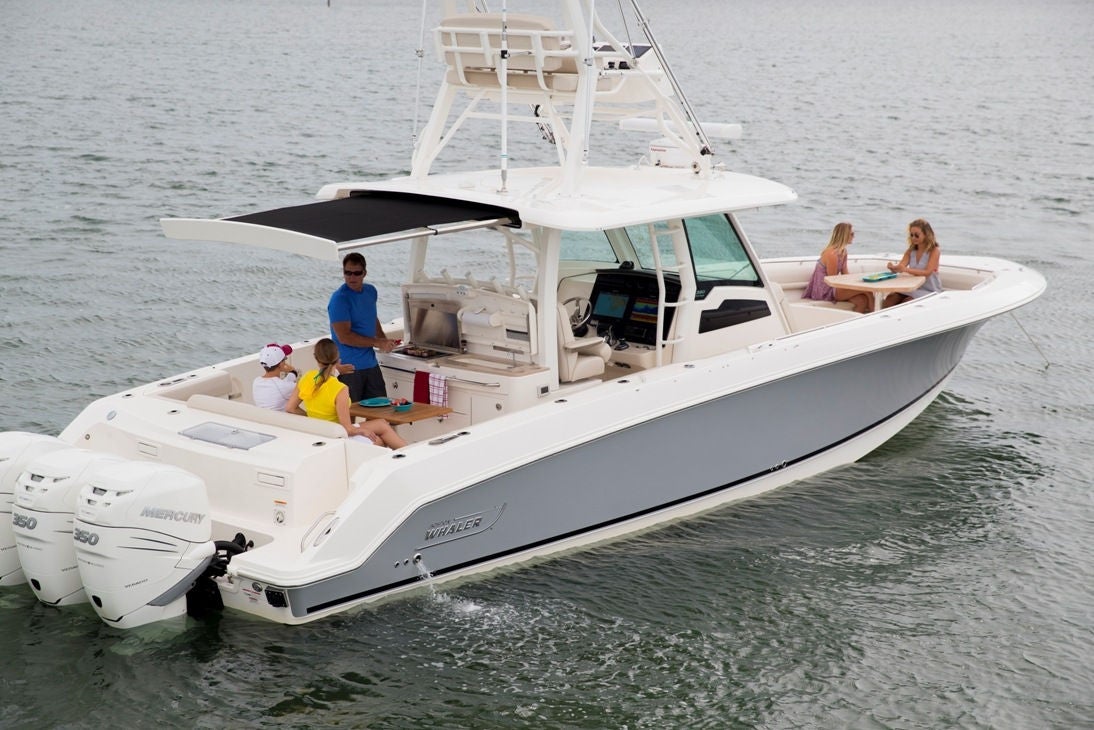 Boston Whaler 380 Outrage
