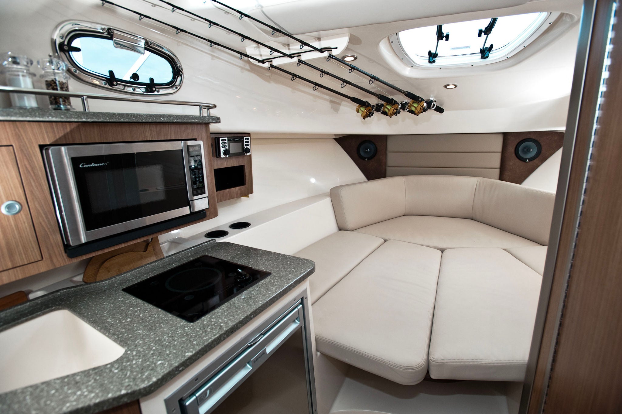 Boston Whaler 285 Request Lifestyle