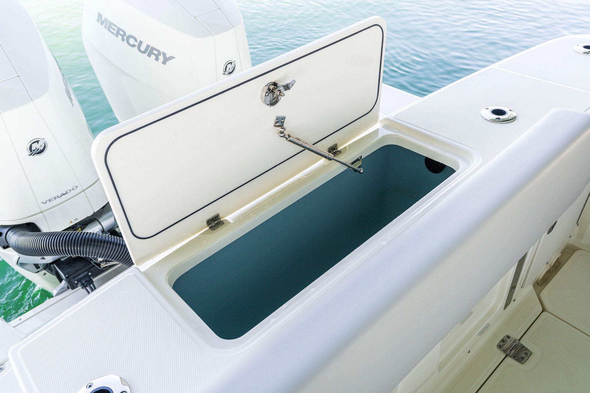 Boston Whaler 330 Outrage