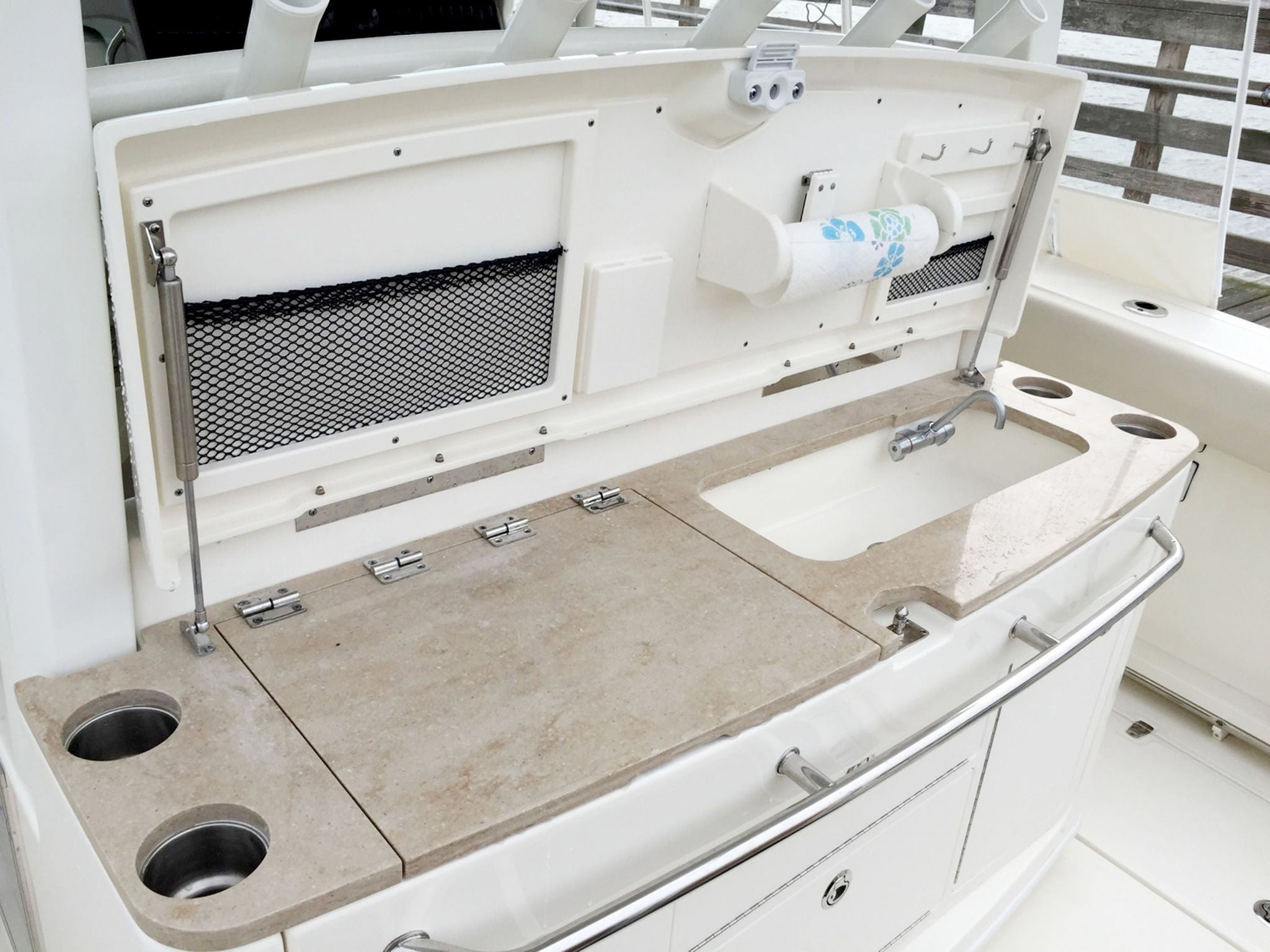Boston Whaler 380 Outrage