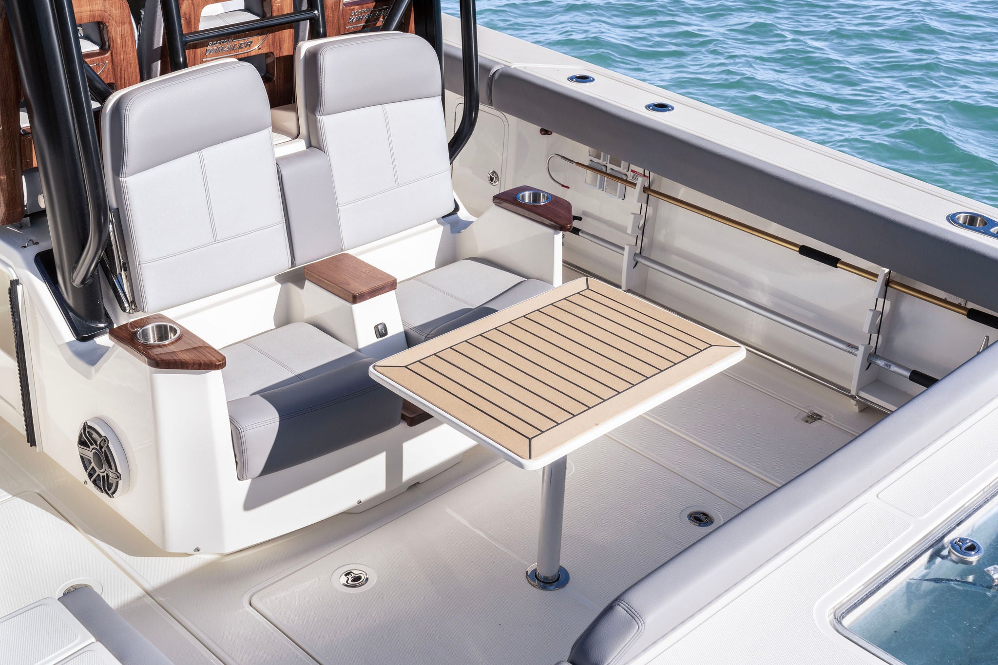 Boston Whaler 360 Outrage