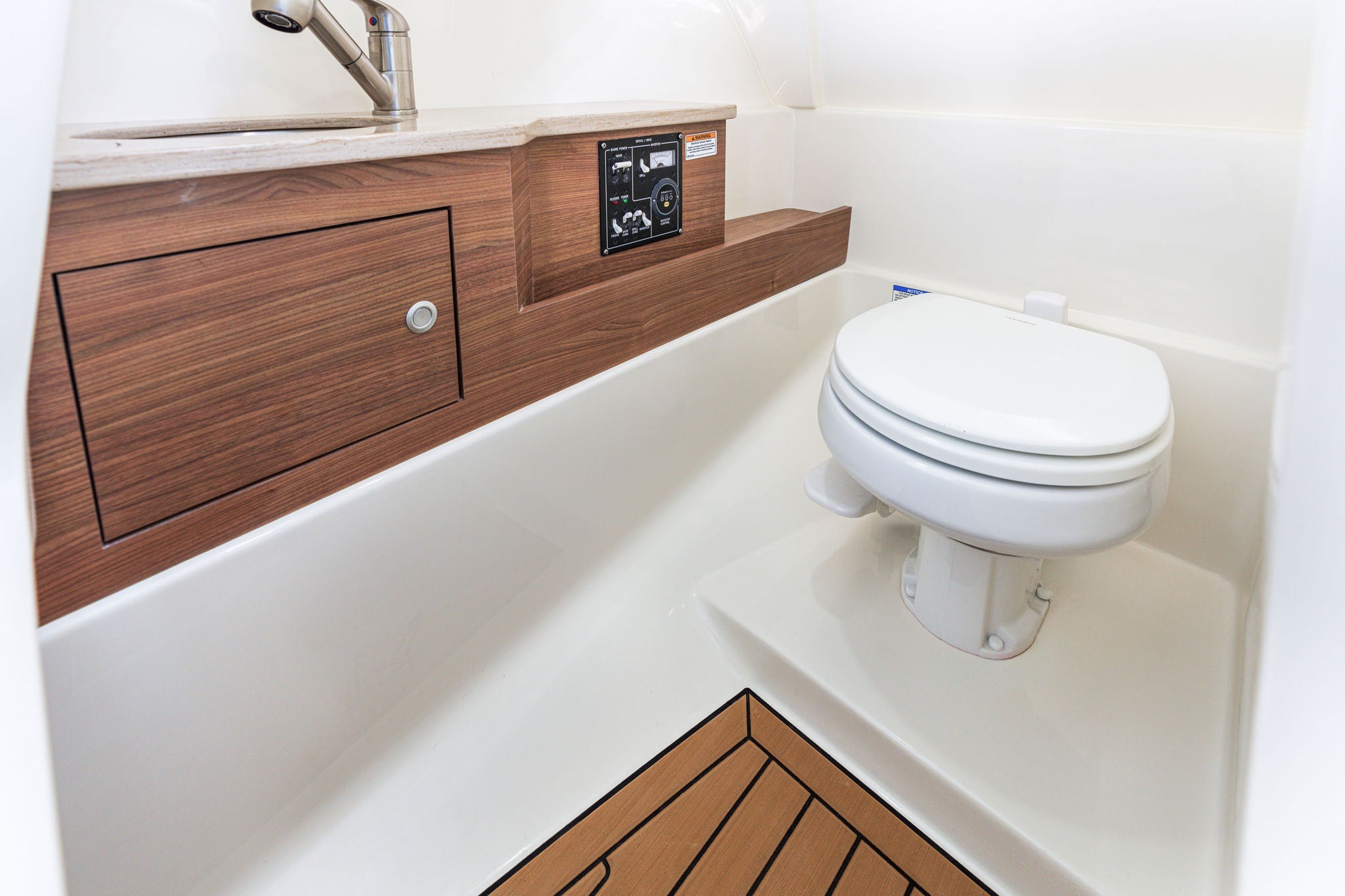 Boston Whaler 280 Vantage Lifestyle