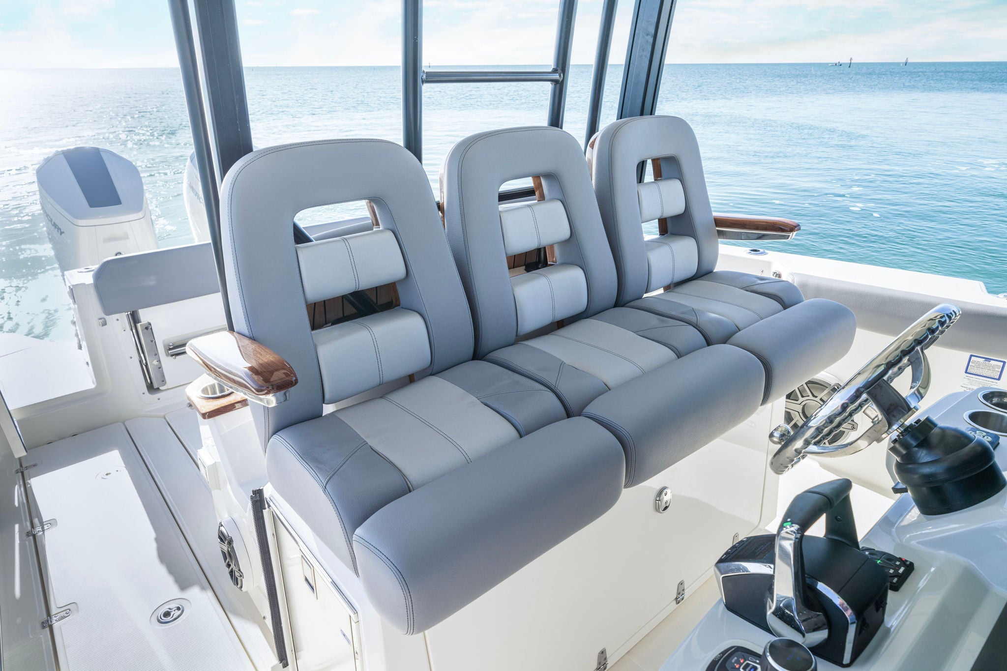 Boston Whaler 360 Outrage