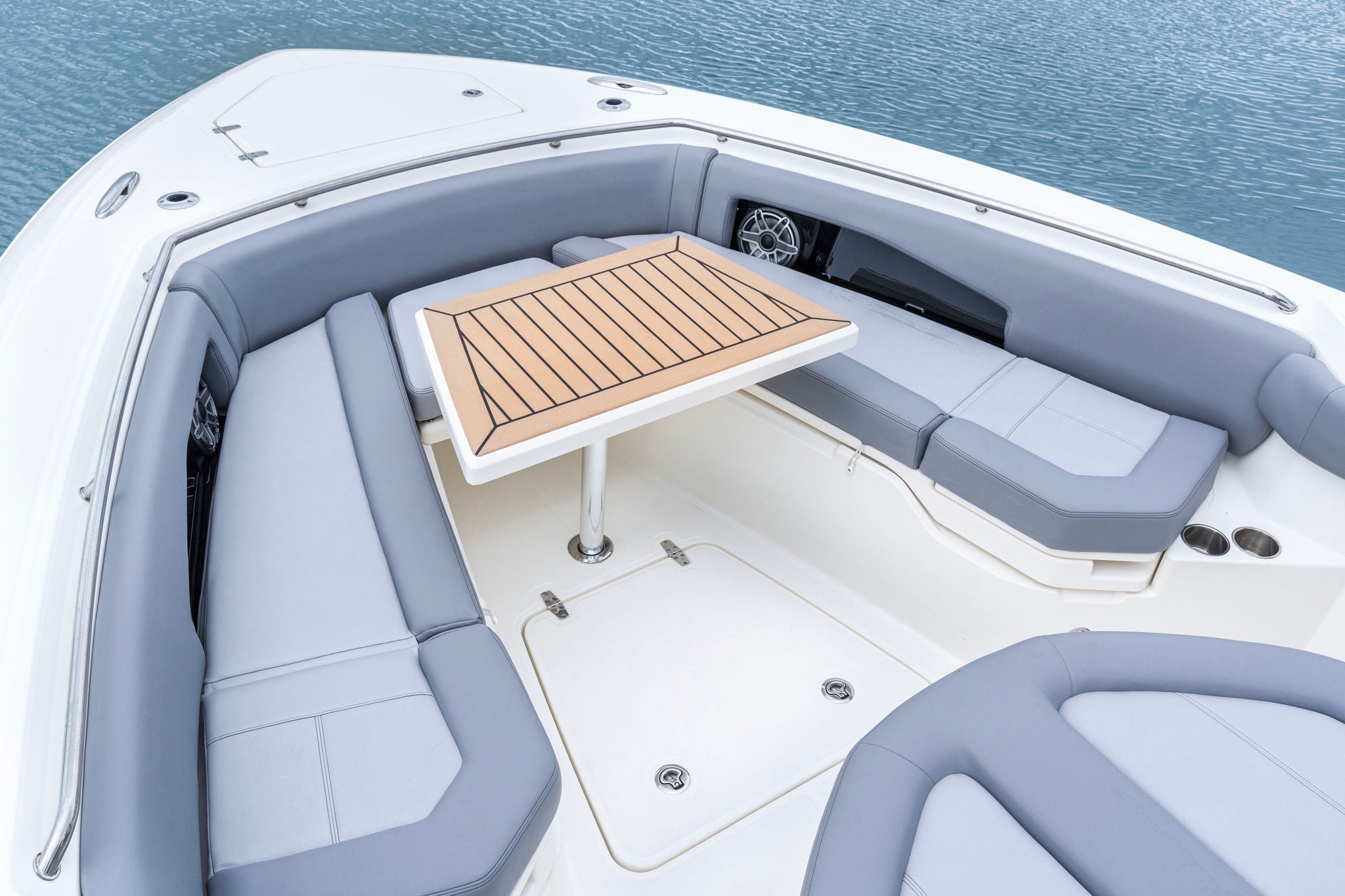 Boston Whaler 360 Outrage