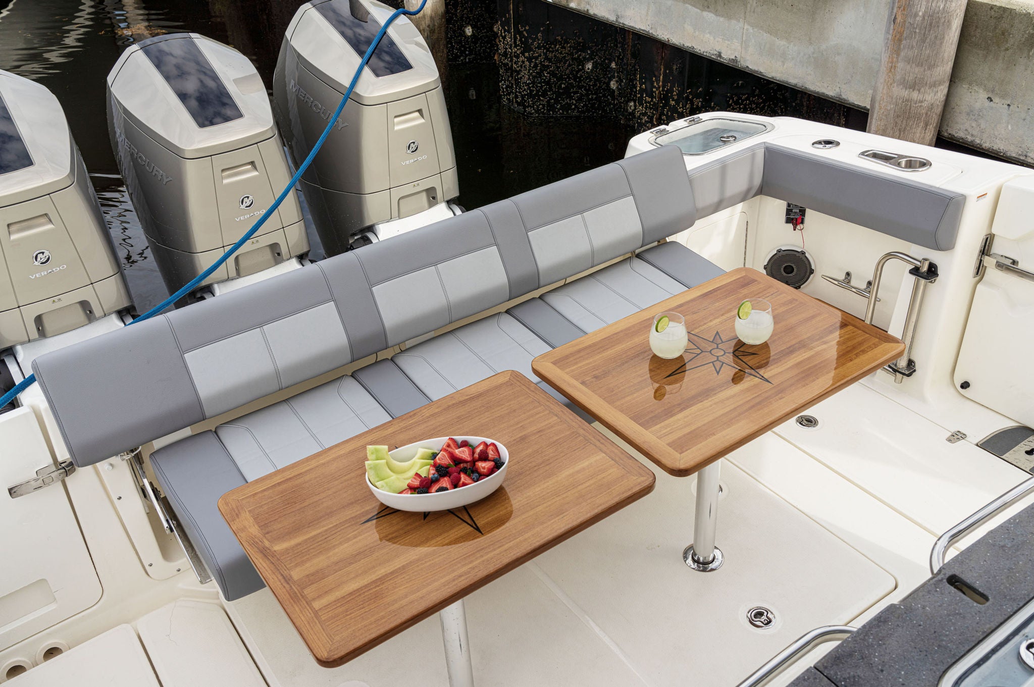 Boston Whaler 420 Outrage
