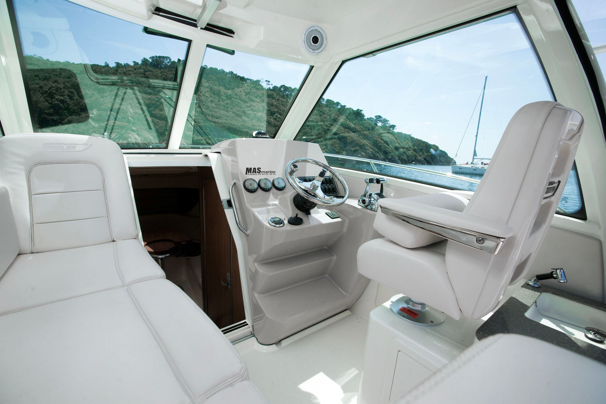 Boston Whaler 285 Request Lifestyle