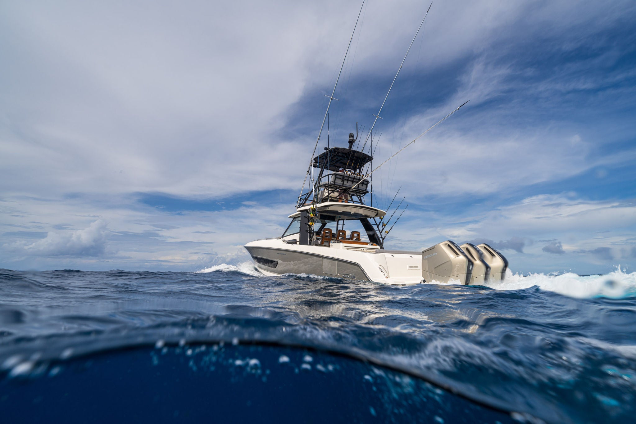 Boston Whaler 420 Outrage