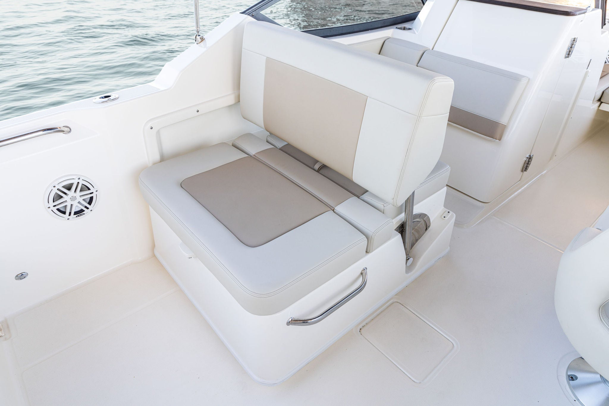 Boston Whaler 210 Vantage Lifestyle