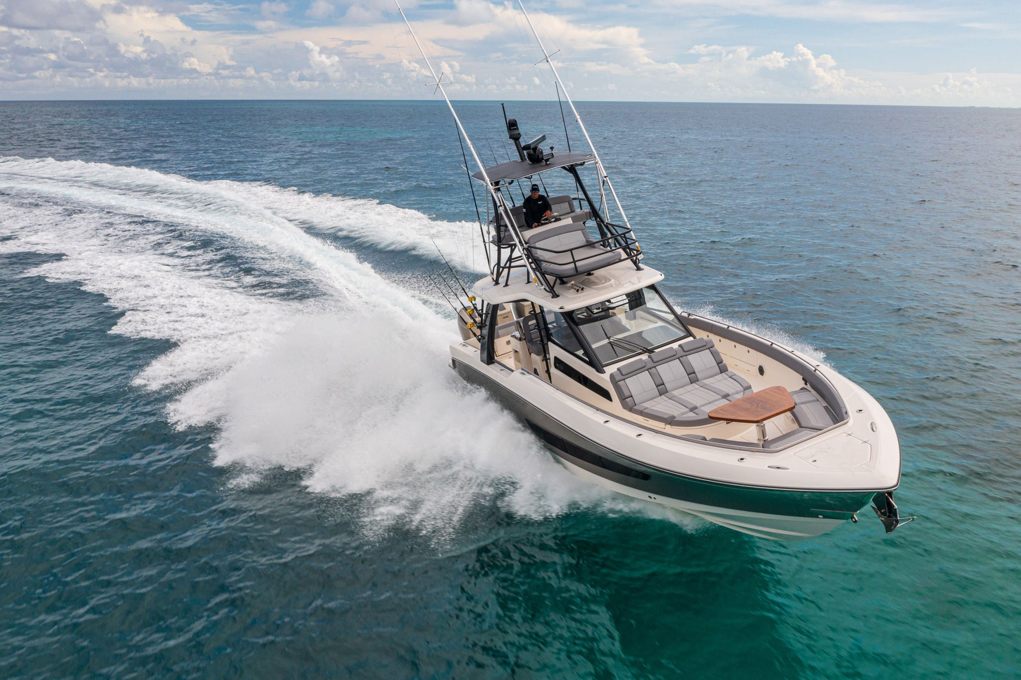 Boston Whaler 420 Outrage