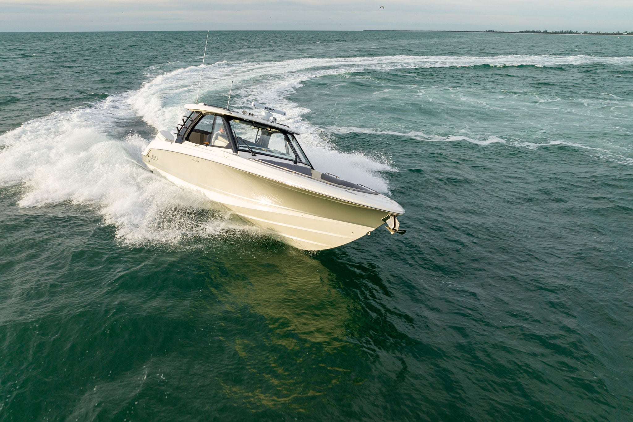 Boston Whaler 380 Realm
