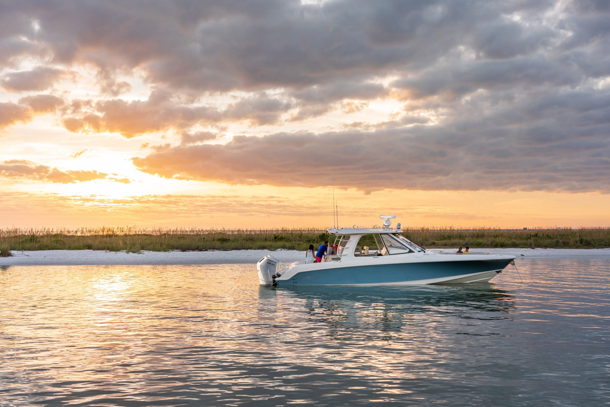 Boston Whaler 380 Realm