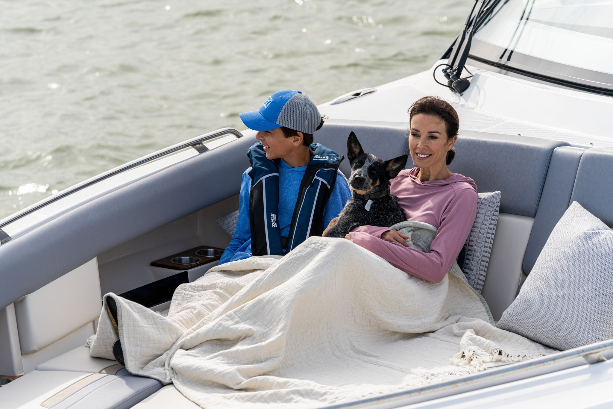 Boston Whaler 380 Realm