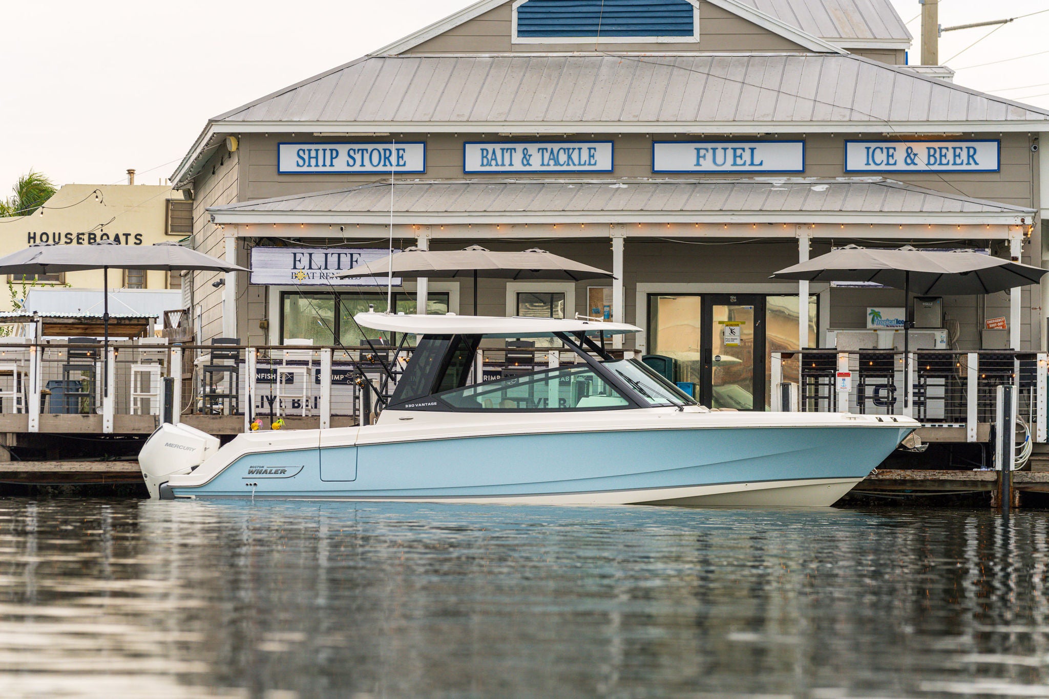 Boston Whaler 330 Vantage