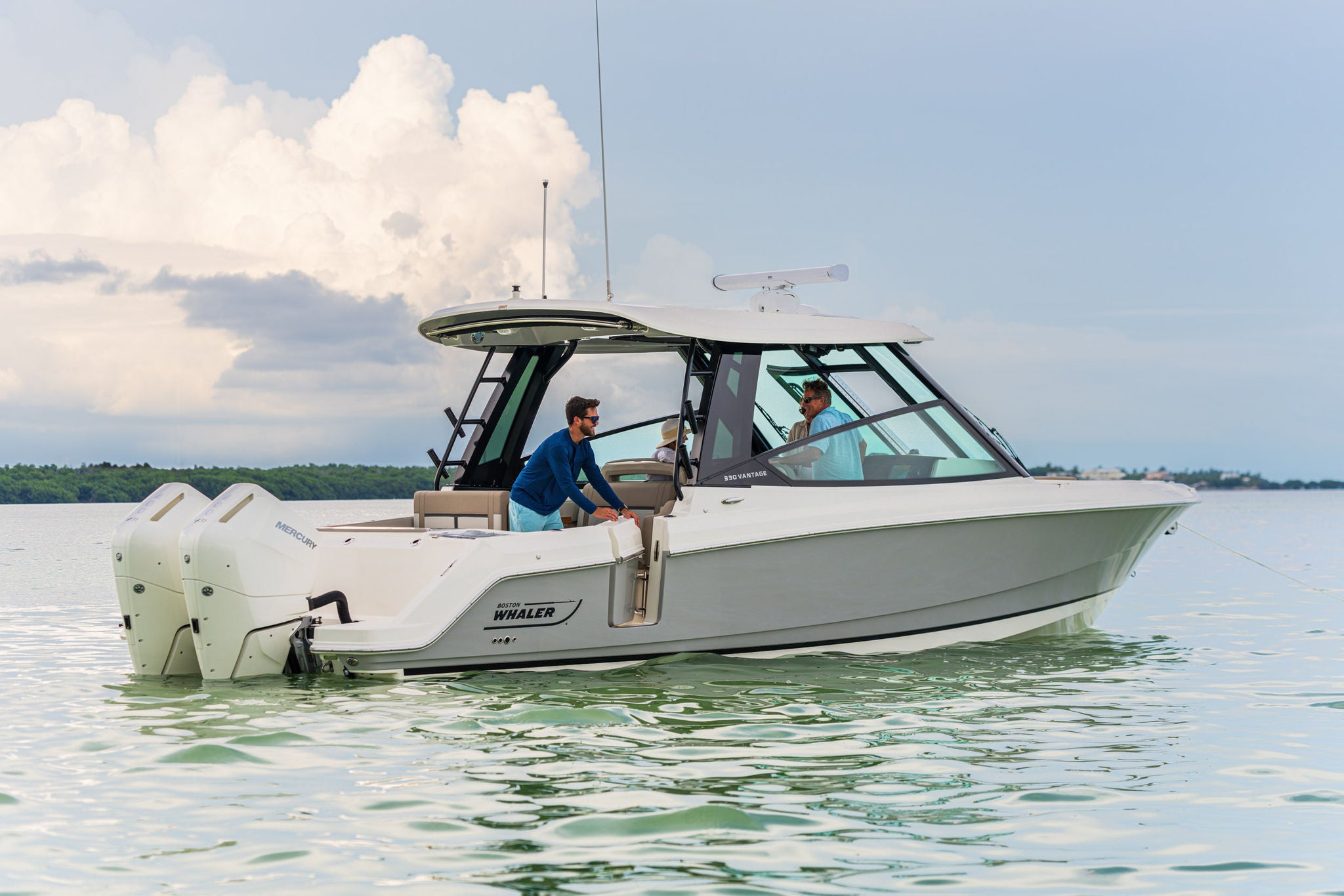 Boston Whaler 330 Vantage