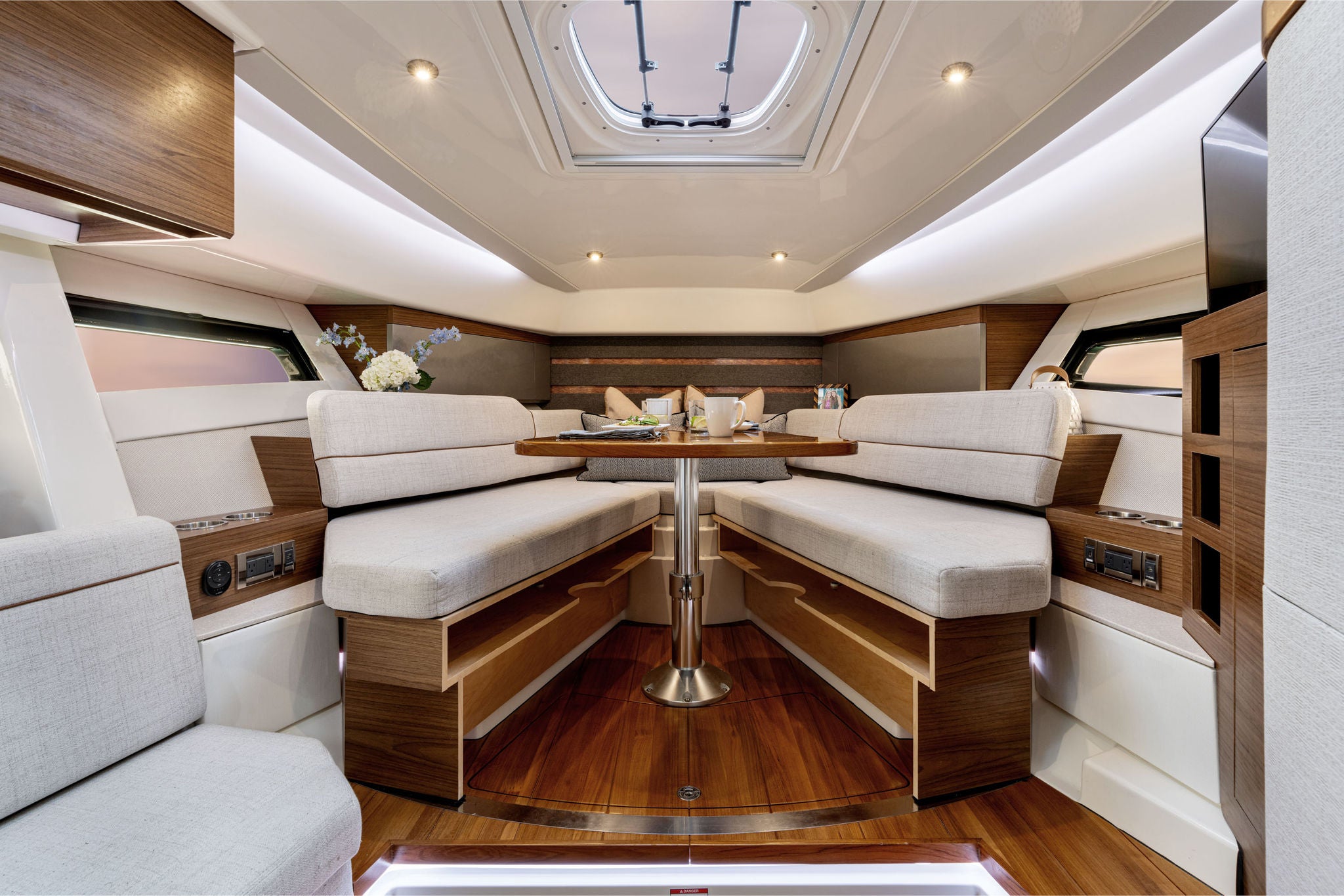 Boston Whaler 365 Request Lifestyle