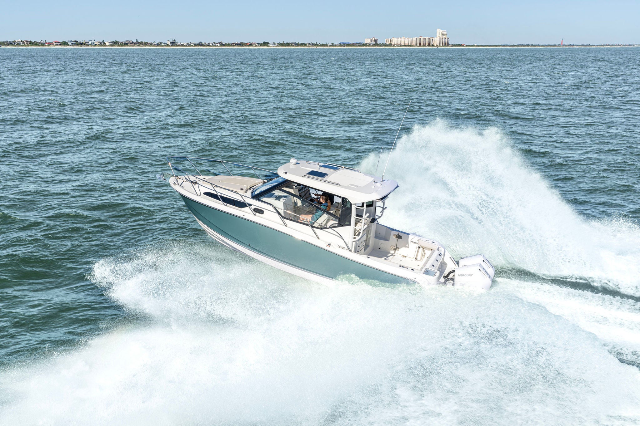 Boston Whaler 325 Request Lifestyle