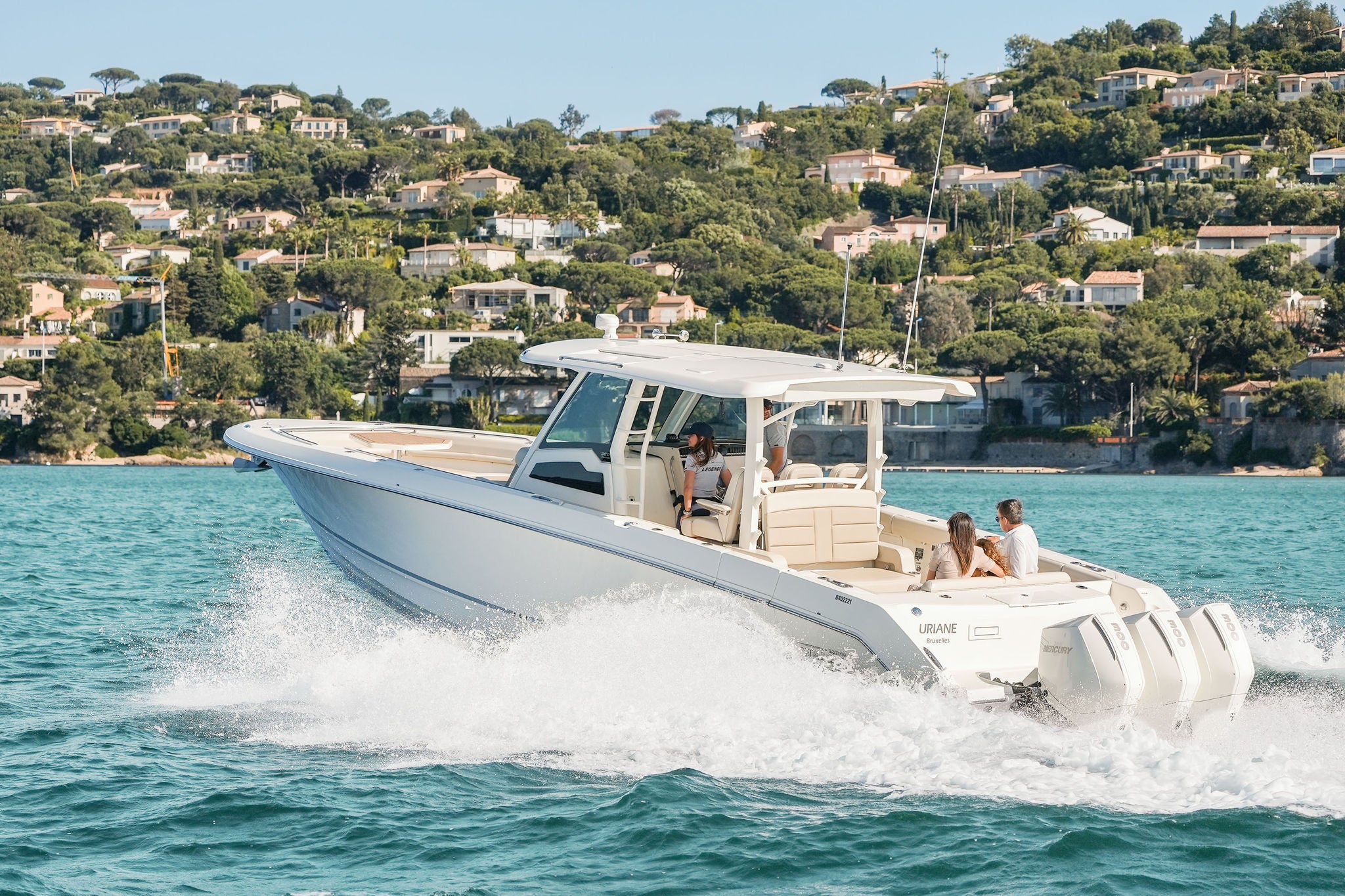 Boston Whaler 380 Outrage