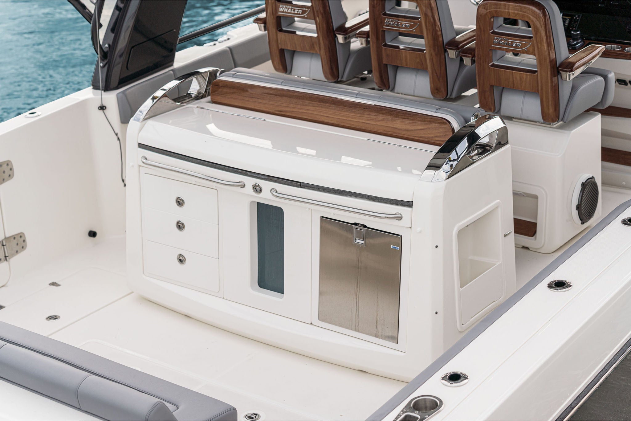 Boston Whaler 420 Outrage
