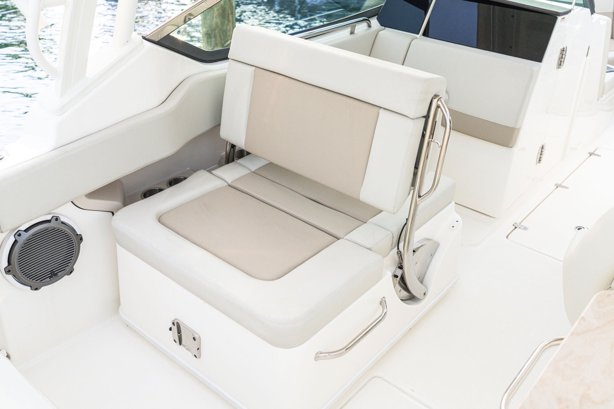 Boston Whaler 240 Vantage Lifestyle