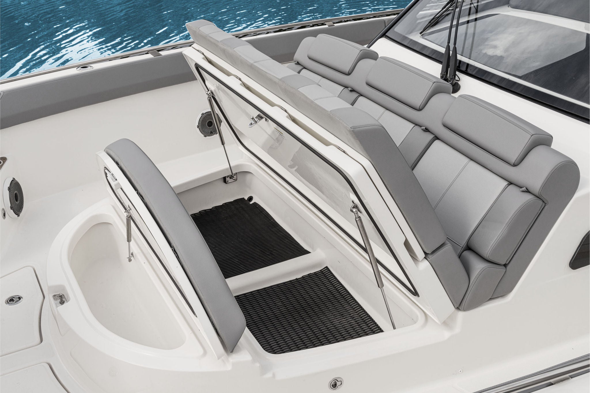 Boston Whaler 420 Outrage