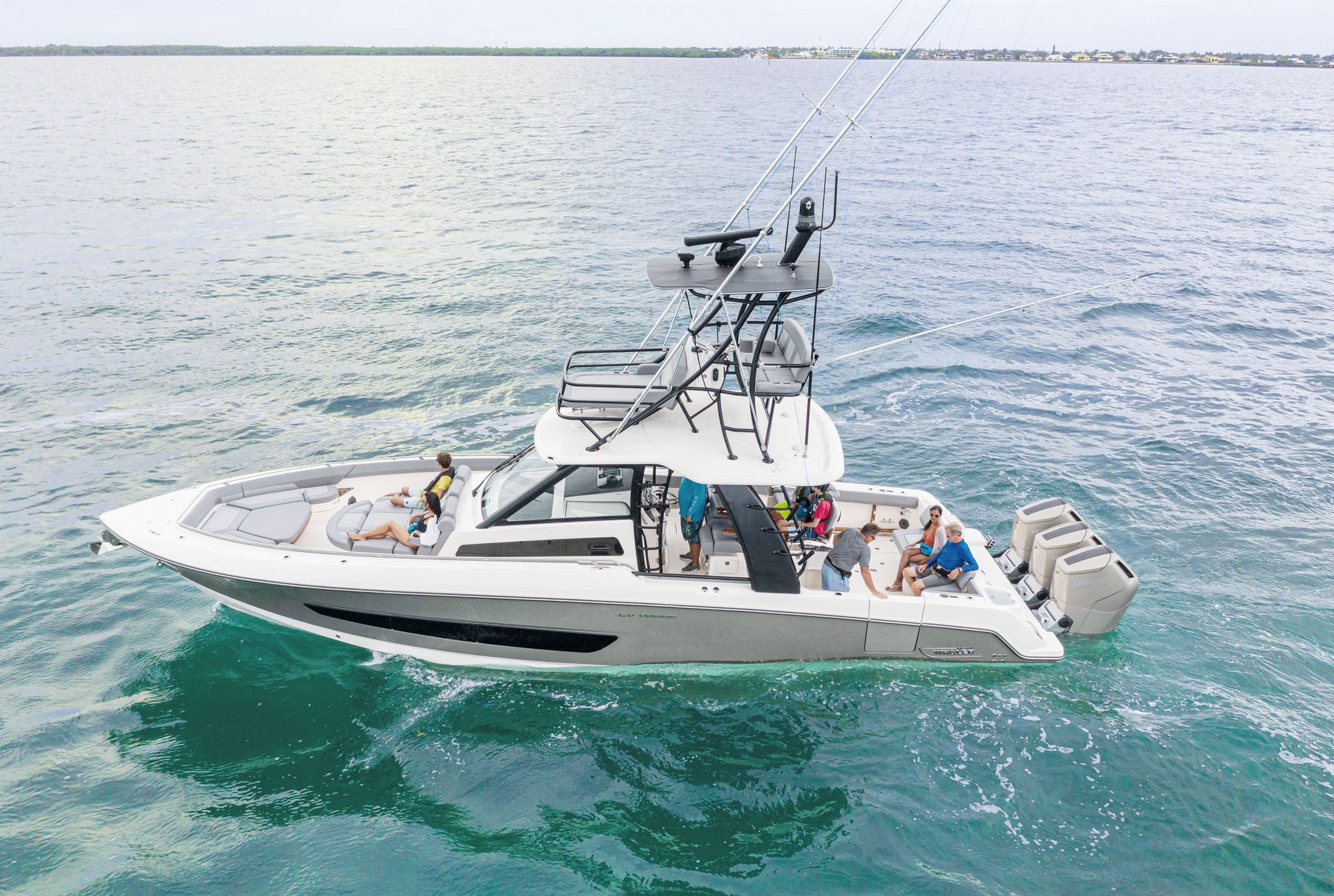 Boston Whaler 420 Outrage