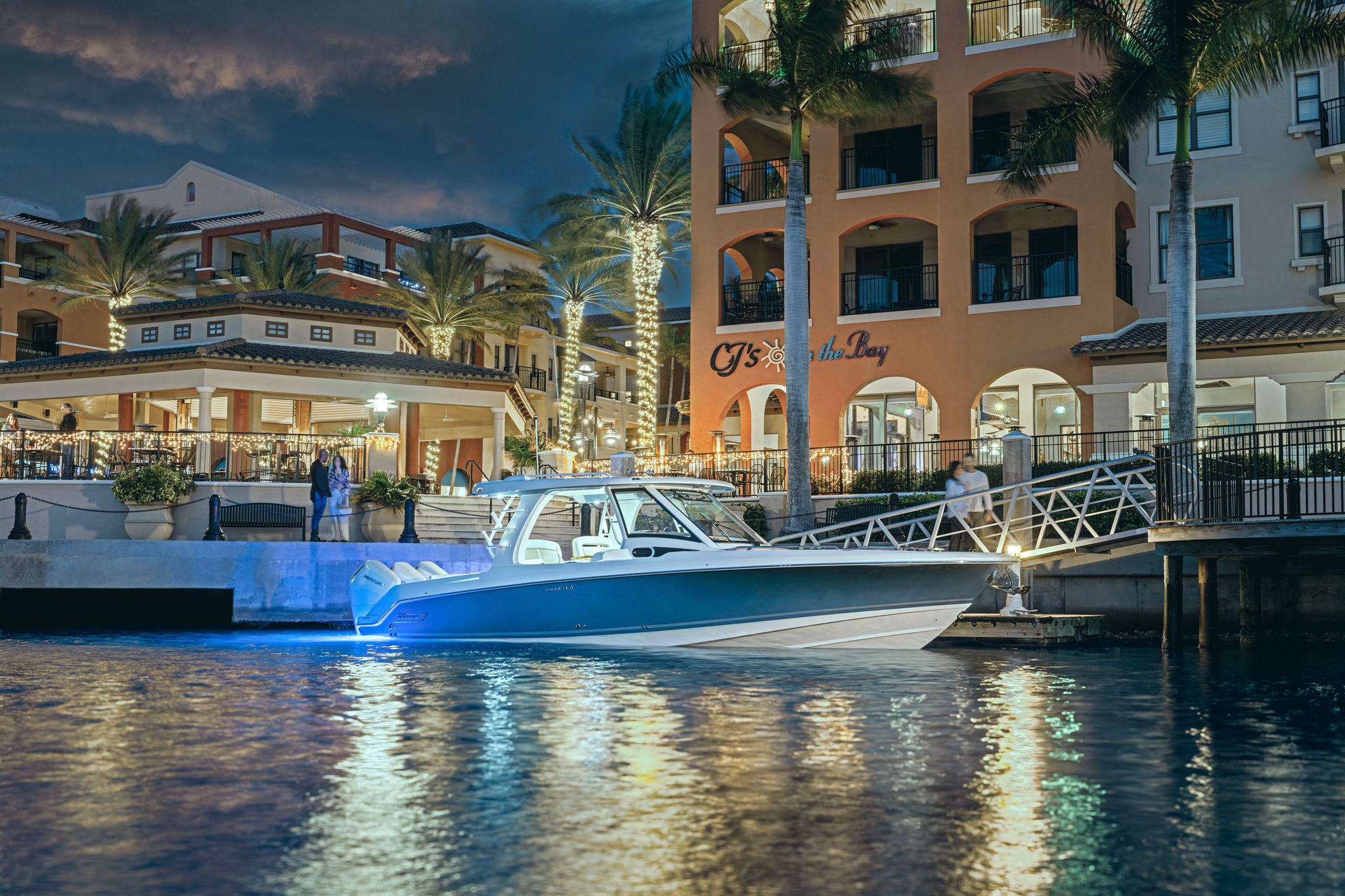 Boston Whaler 350 Realm