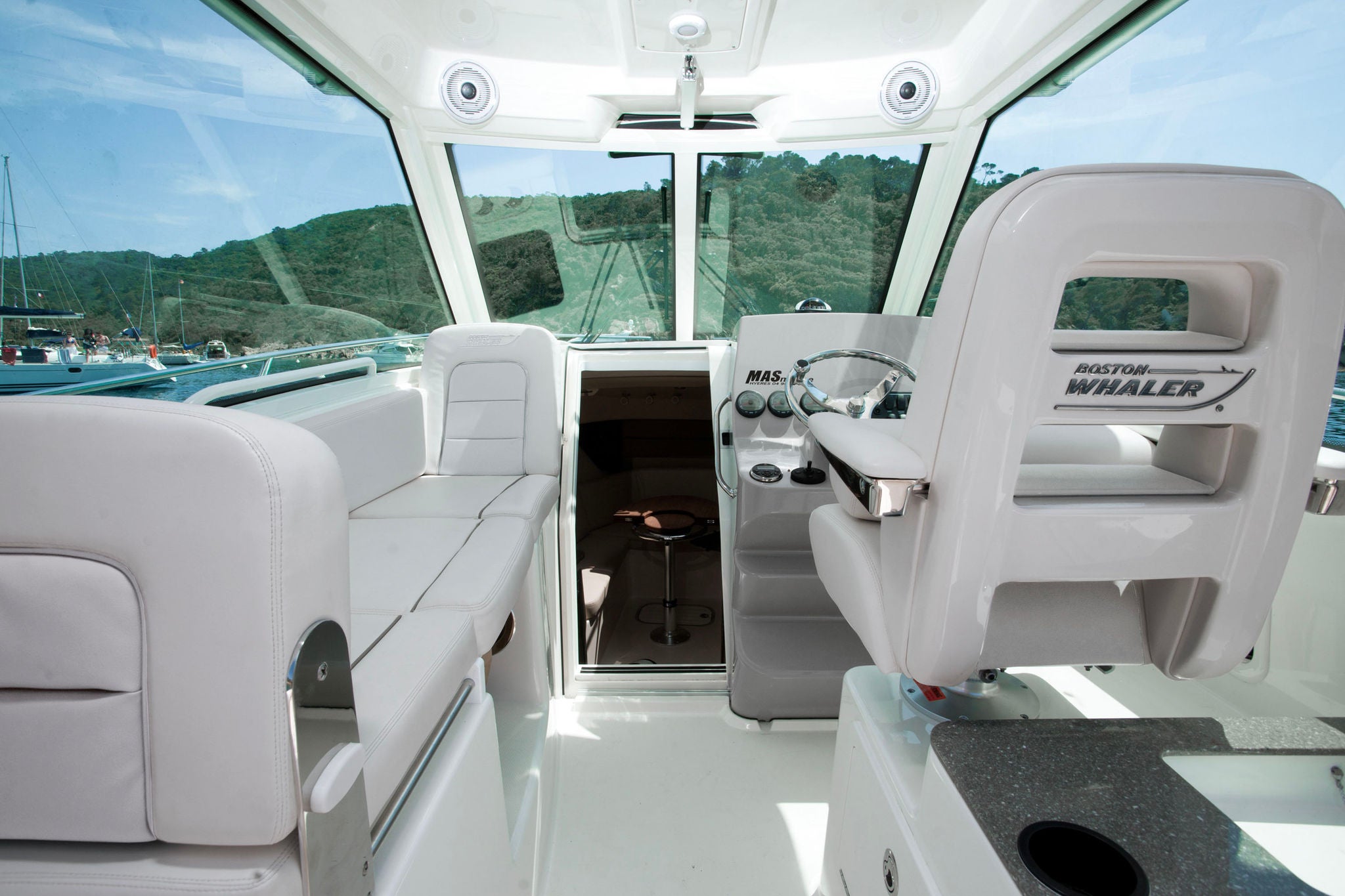Boston Whaler 285 Request Lifestyle