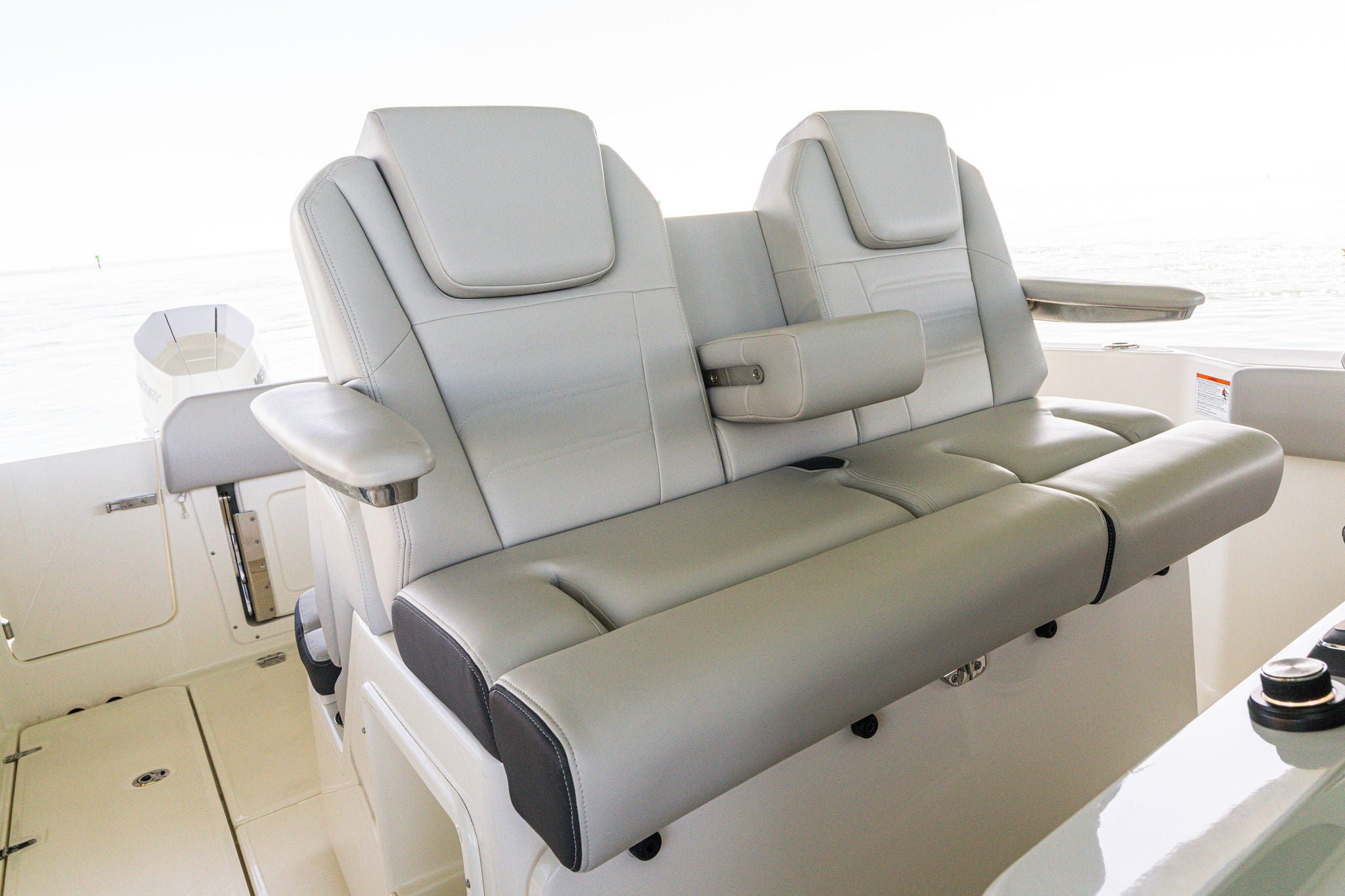 Boston Whaler 330 Outrage